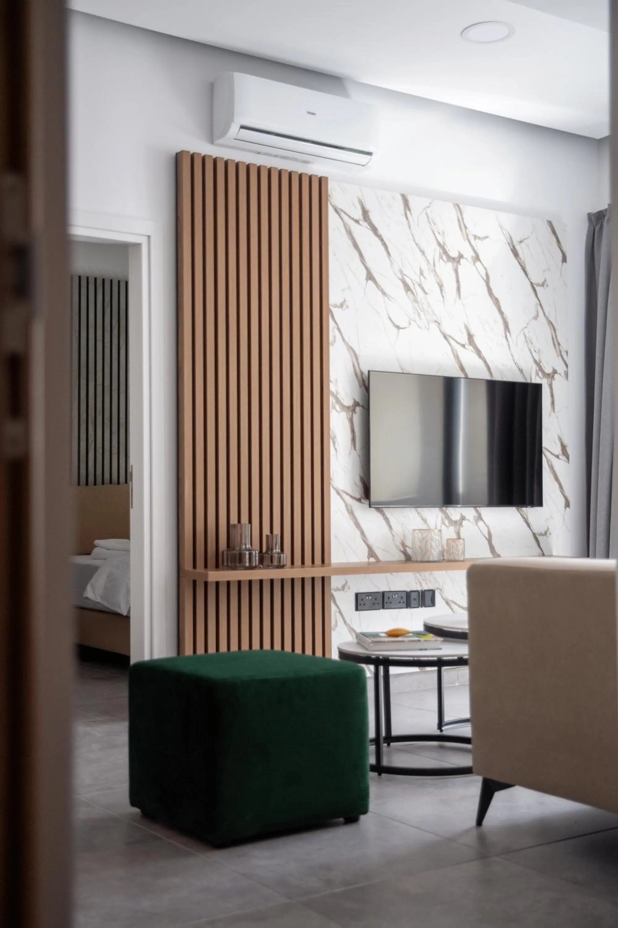 Living room, Bed in Le Bouquet Luxury Suites Ltd