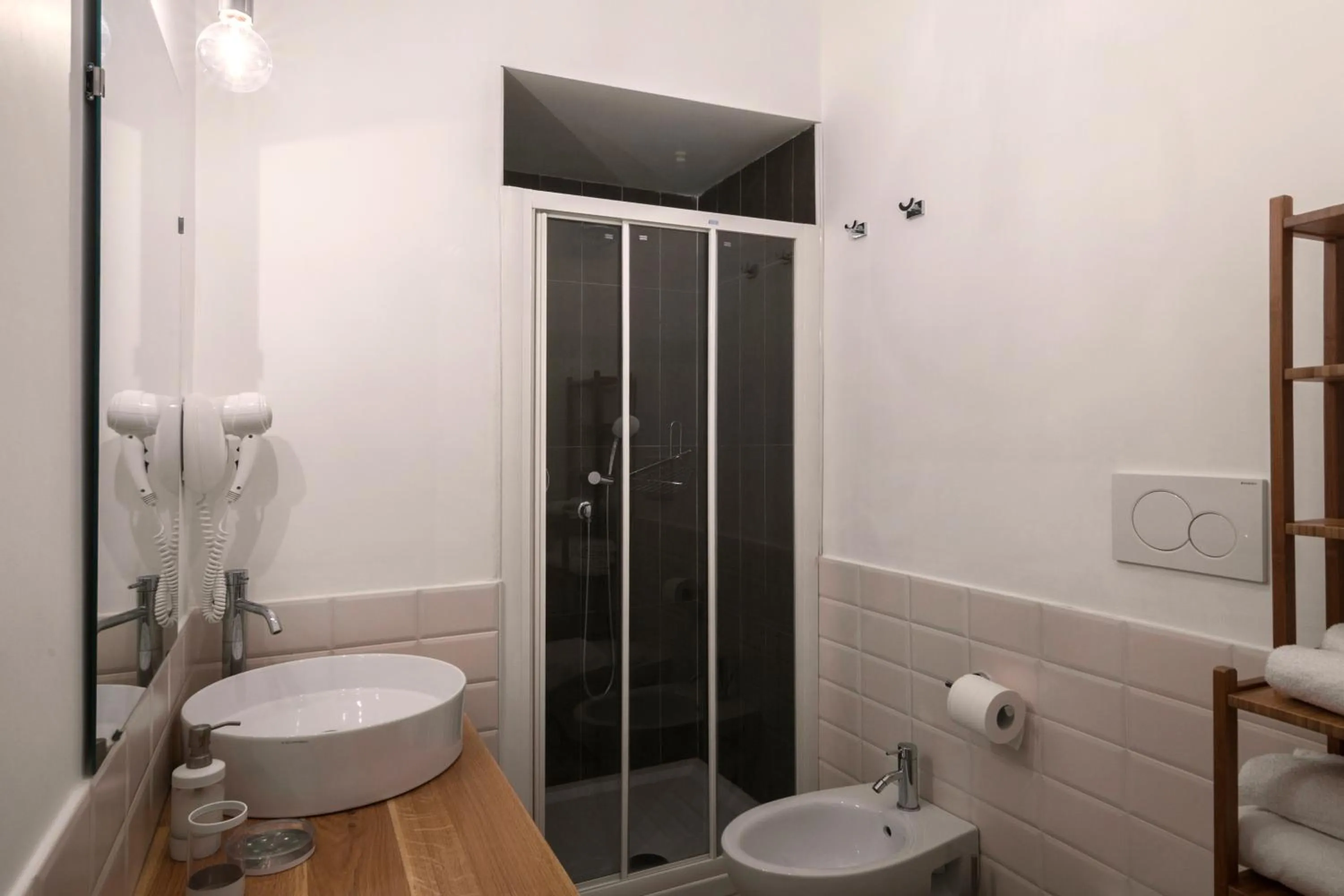 Bathroom in Room of Arts