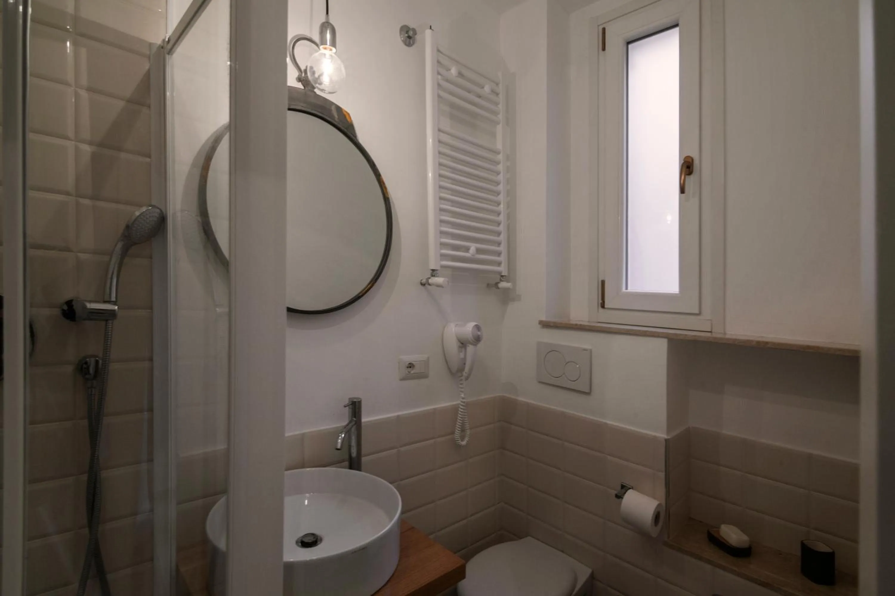 Bathroom in Room of Arts