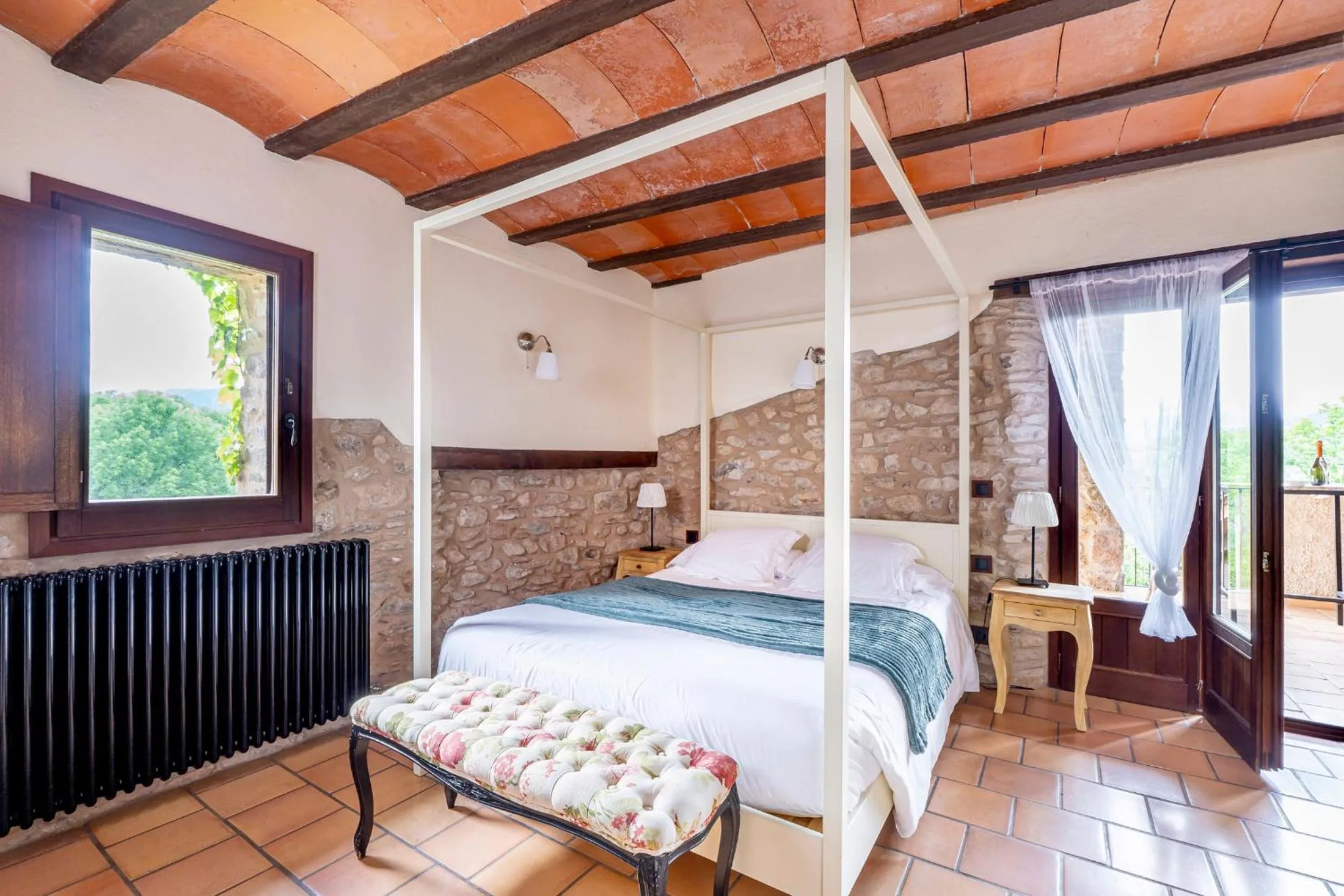 Bed in Hotel Mas la Ferreria