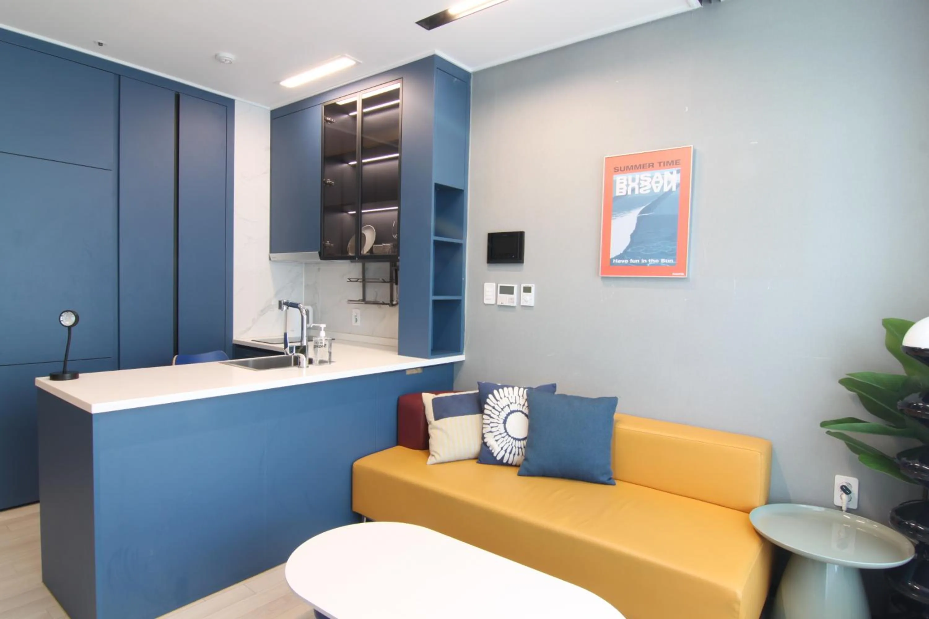 Living room in Nampo The Bayment BLINGEASTERN