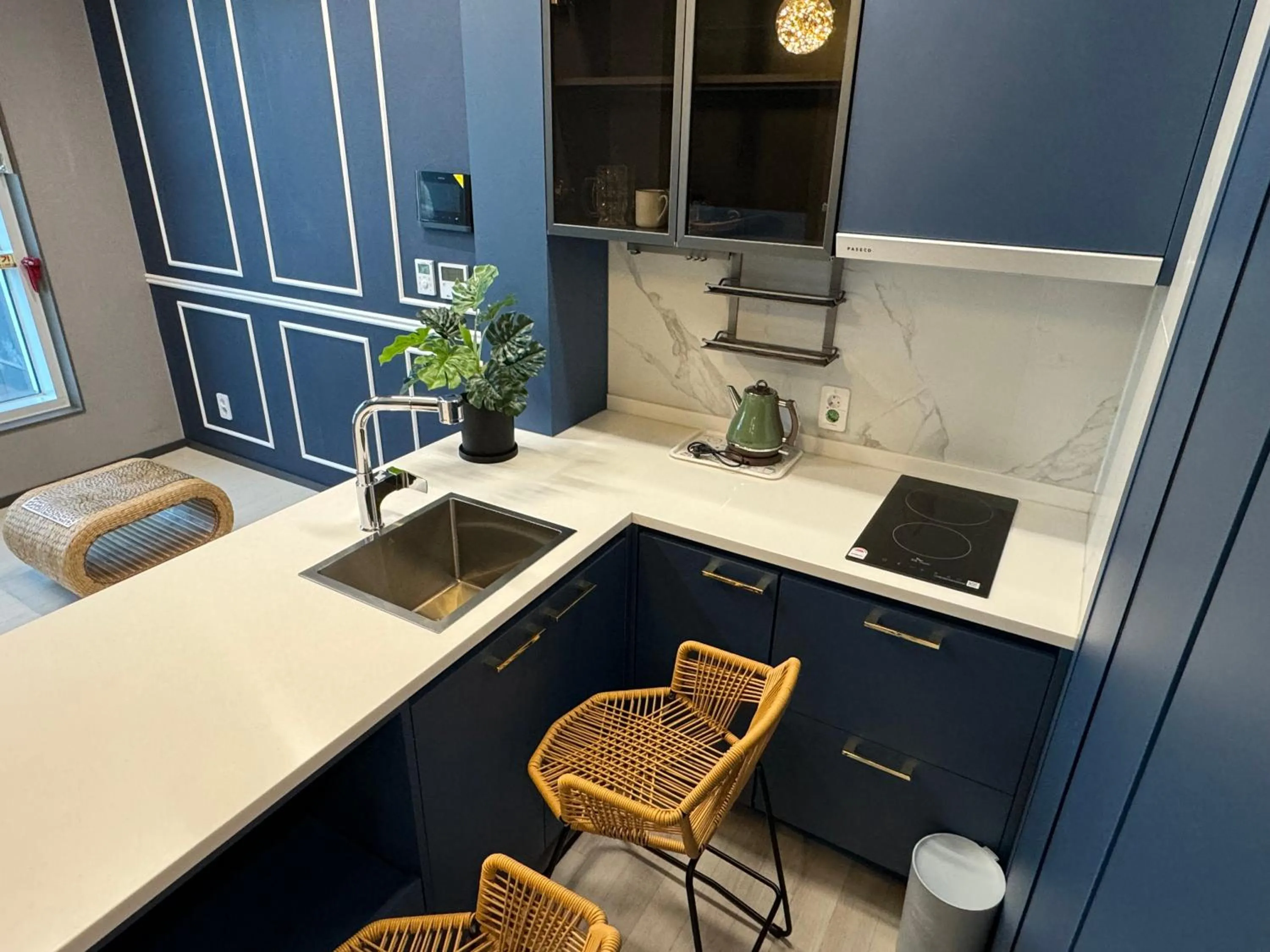 Dining area in Nampo The Bayment BLINGEASTERN