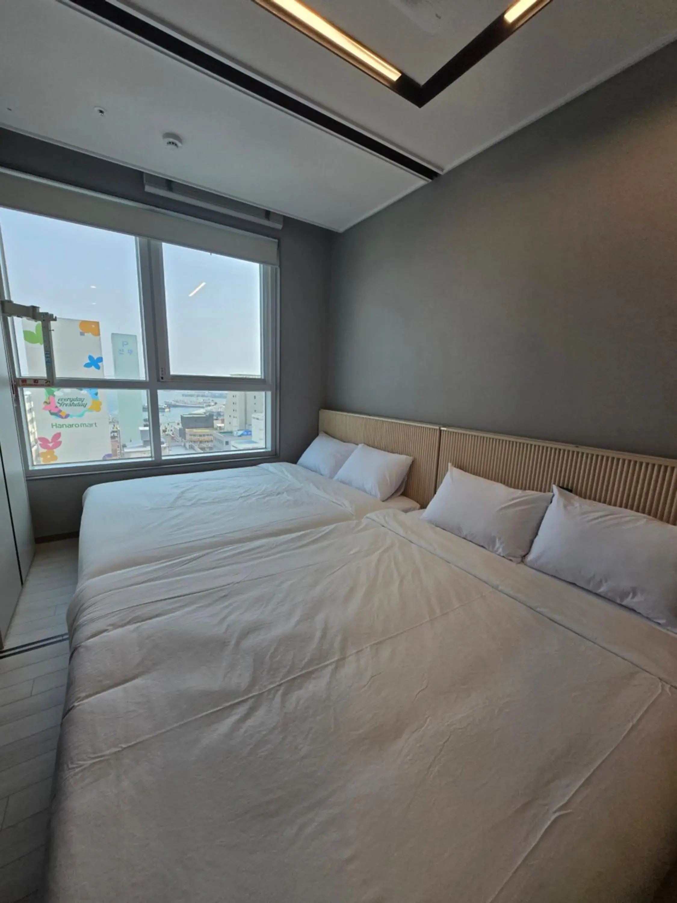 Twin Room with Sea View in Nampo The Bayment BLINGEASTERN Twin Room with Sea View in Nampo The Bayment BLINGEASTERN