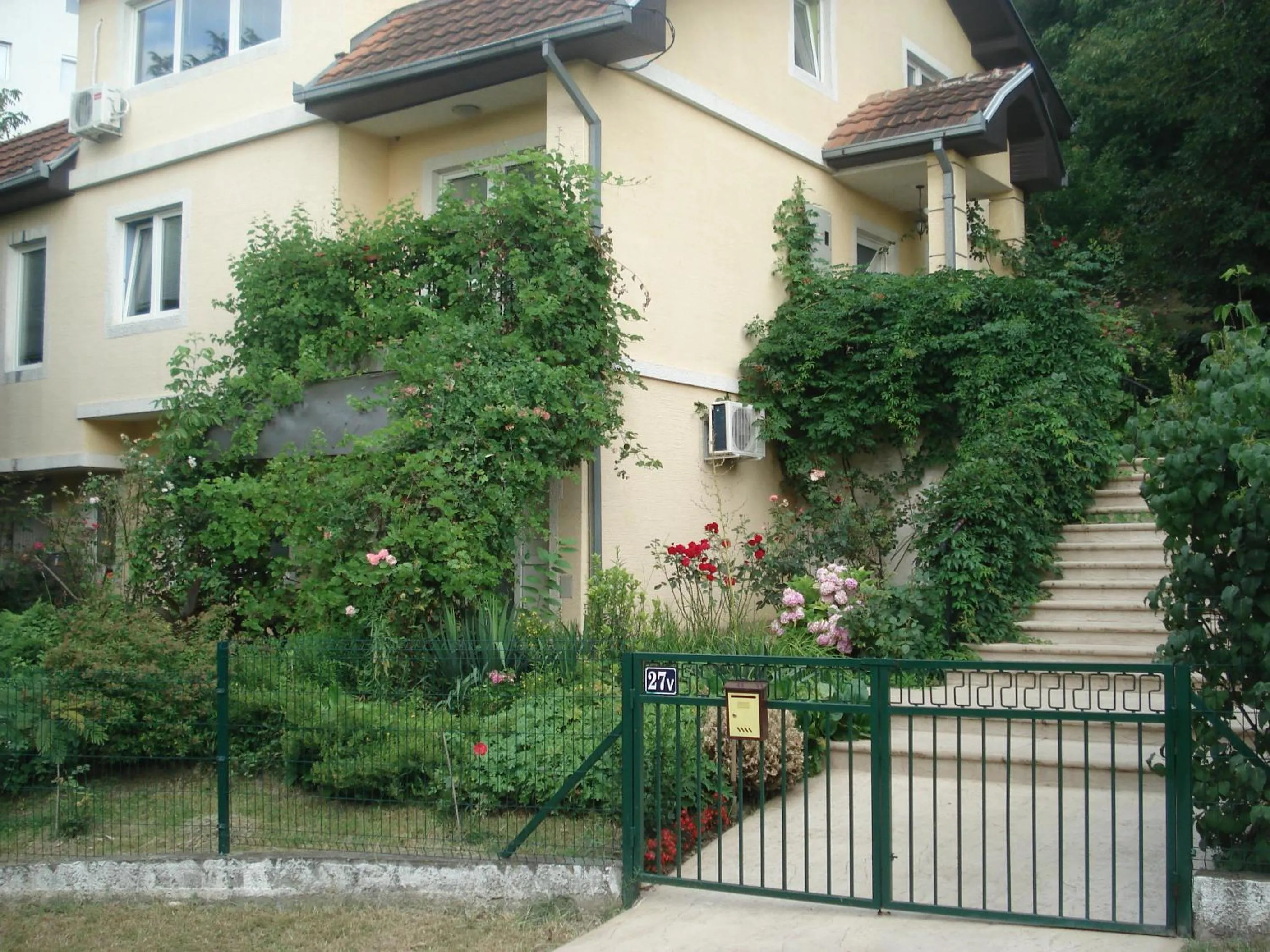 Street view in Apartments Don