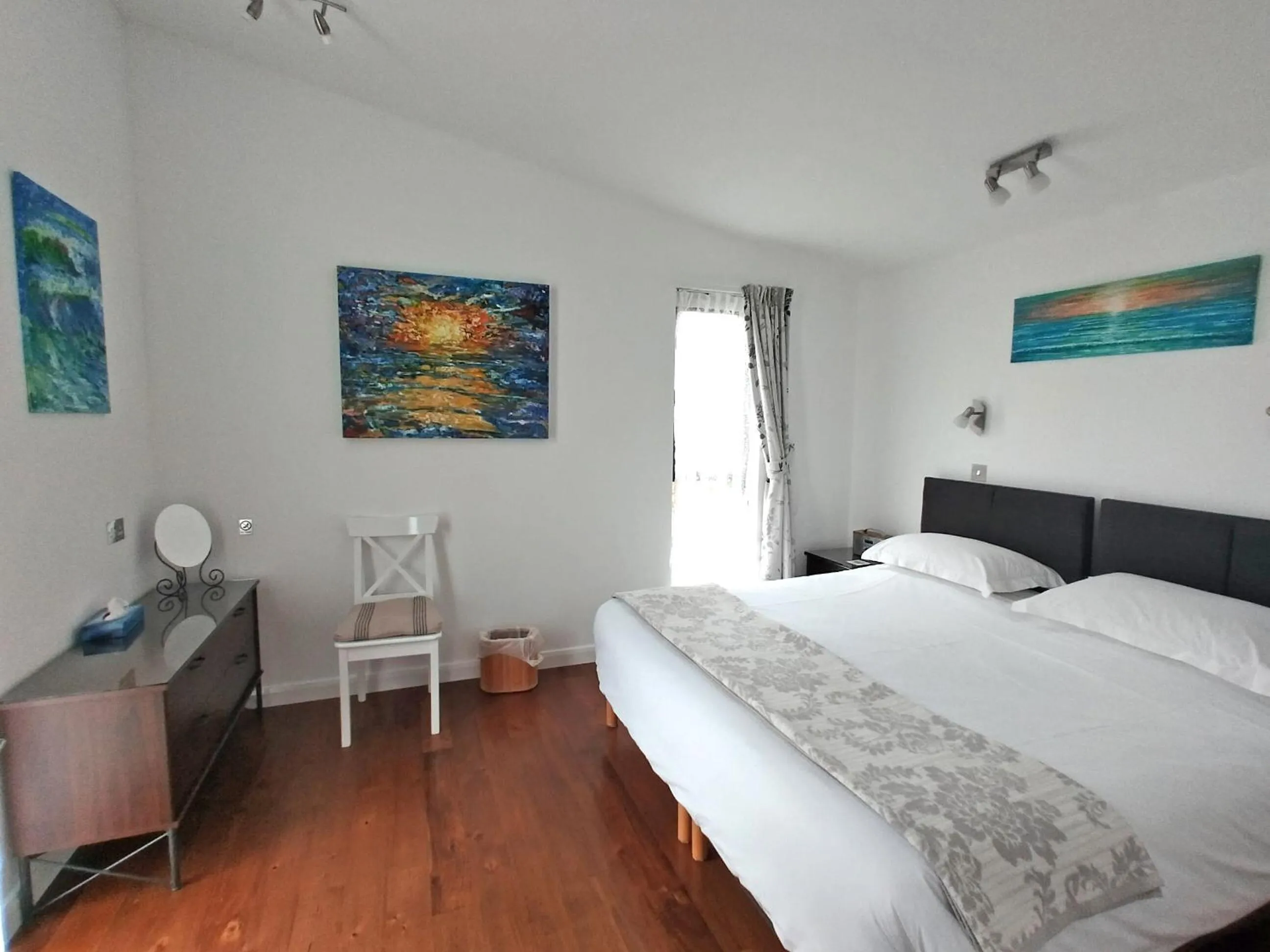 Bedroom, Bed in The Gallery Lodges