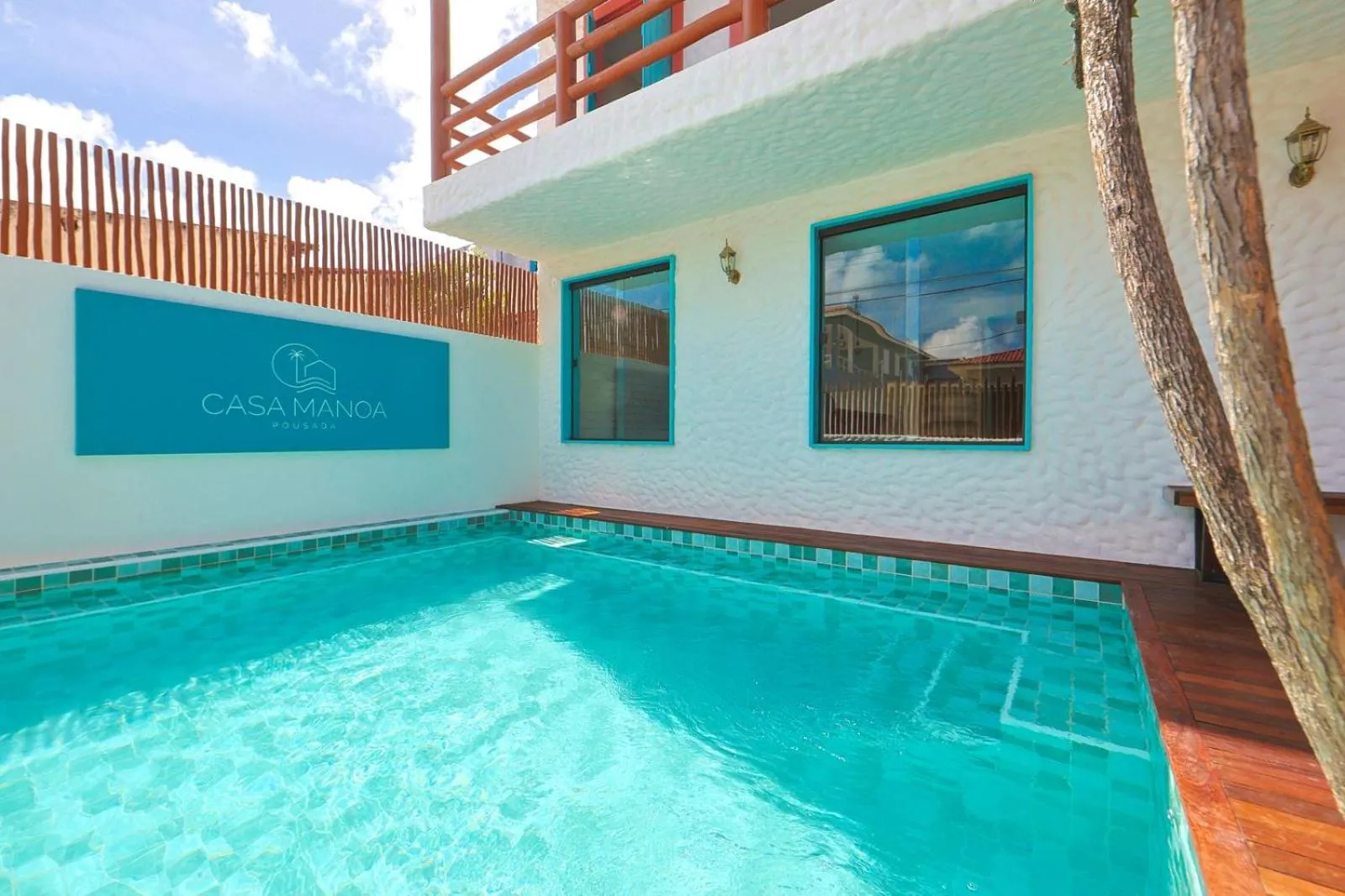 Swimming pool in Casa Manoa Pousada