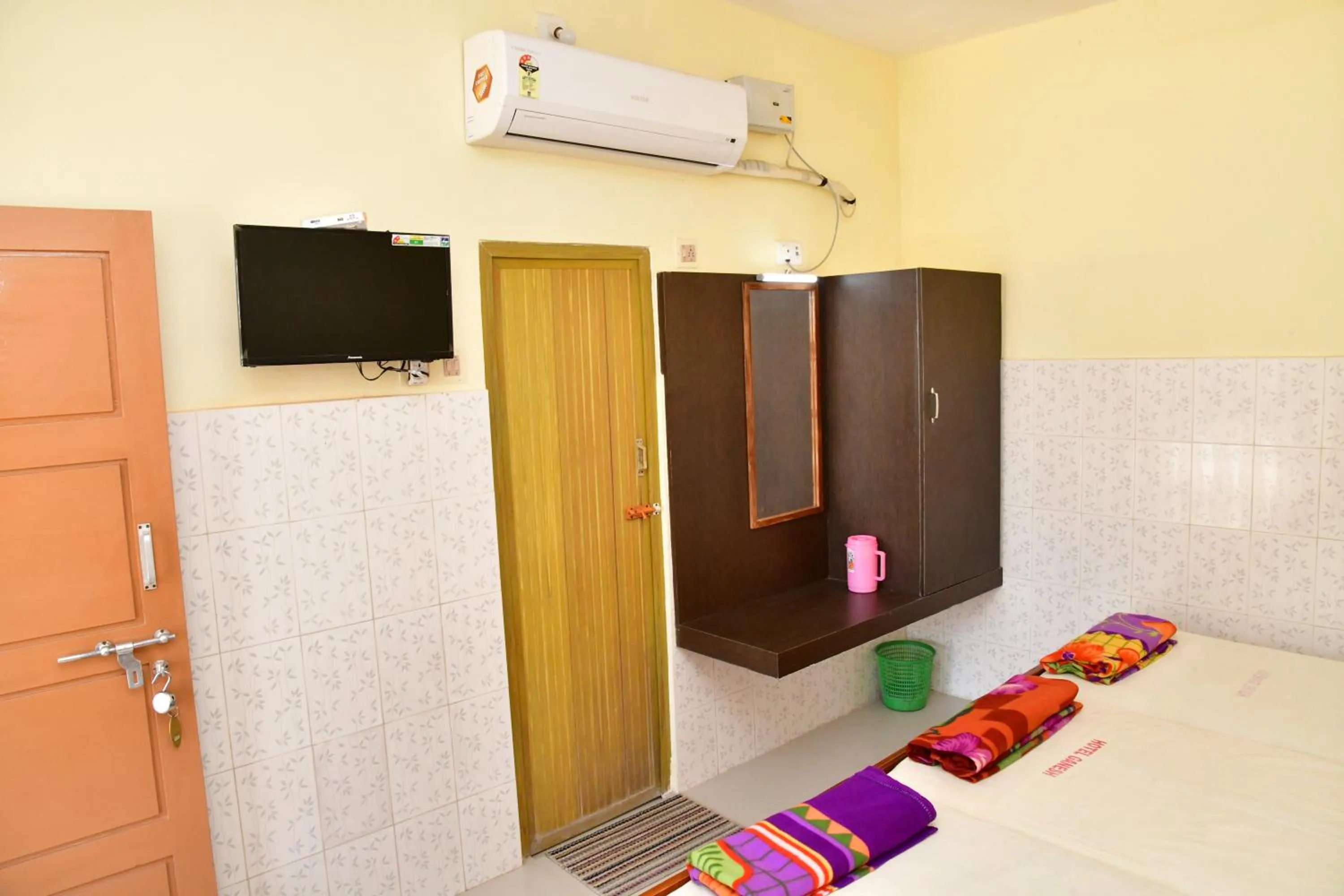 Bed in Hotel Ganesh Lodge