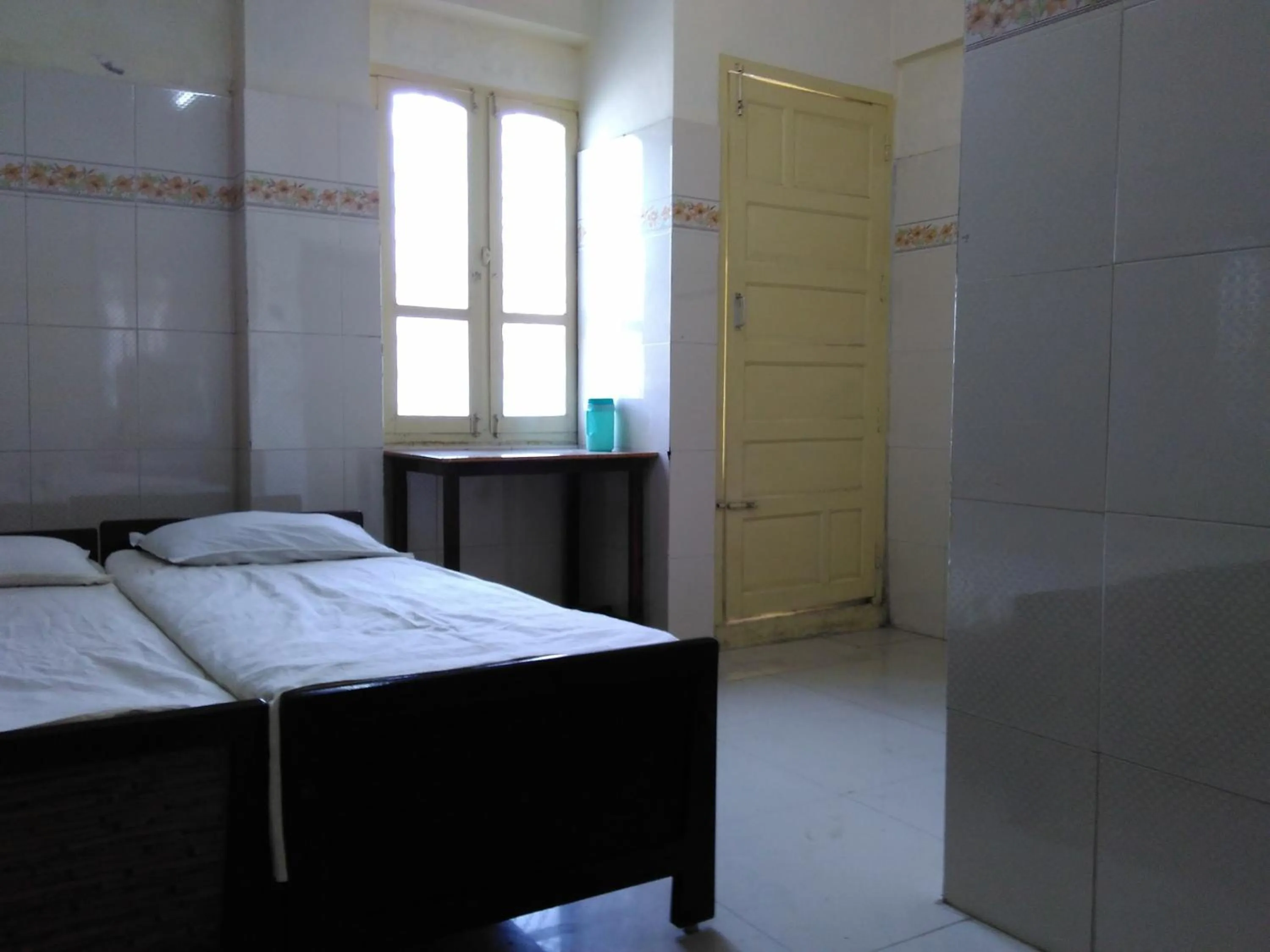 Day, Bed in Hotel Ganesh Lodge