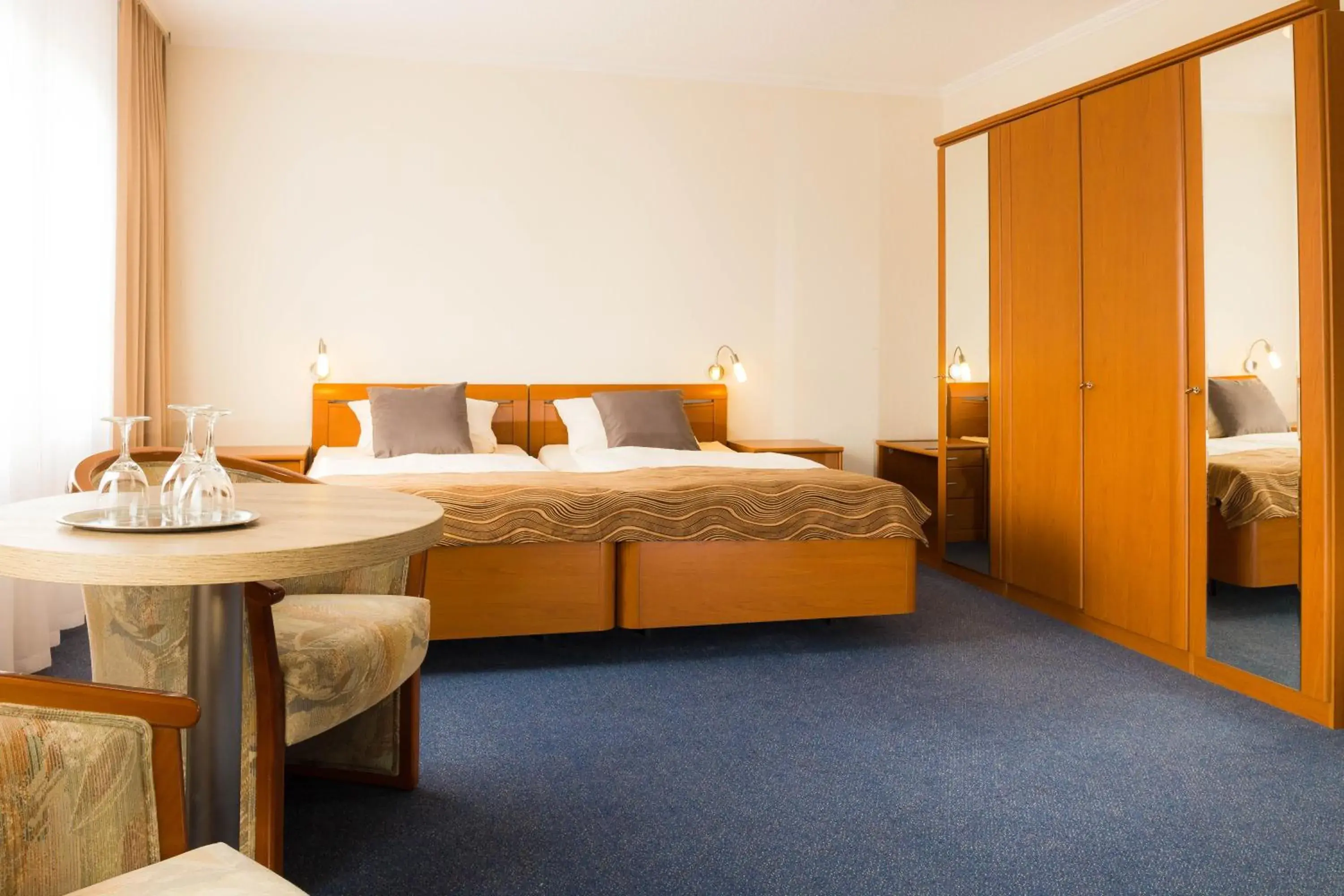 Triple Room in Strand Hotel Nordsee, Hotel Deichläufer Triple Room in Strand Hotel Nordsee, Hotel Deichläufer