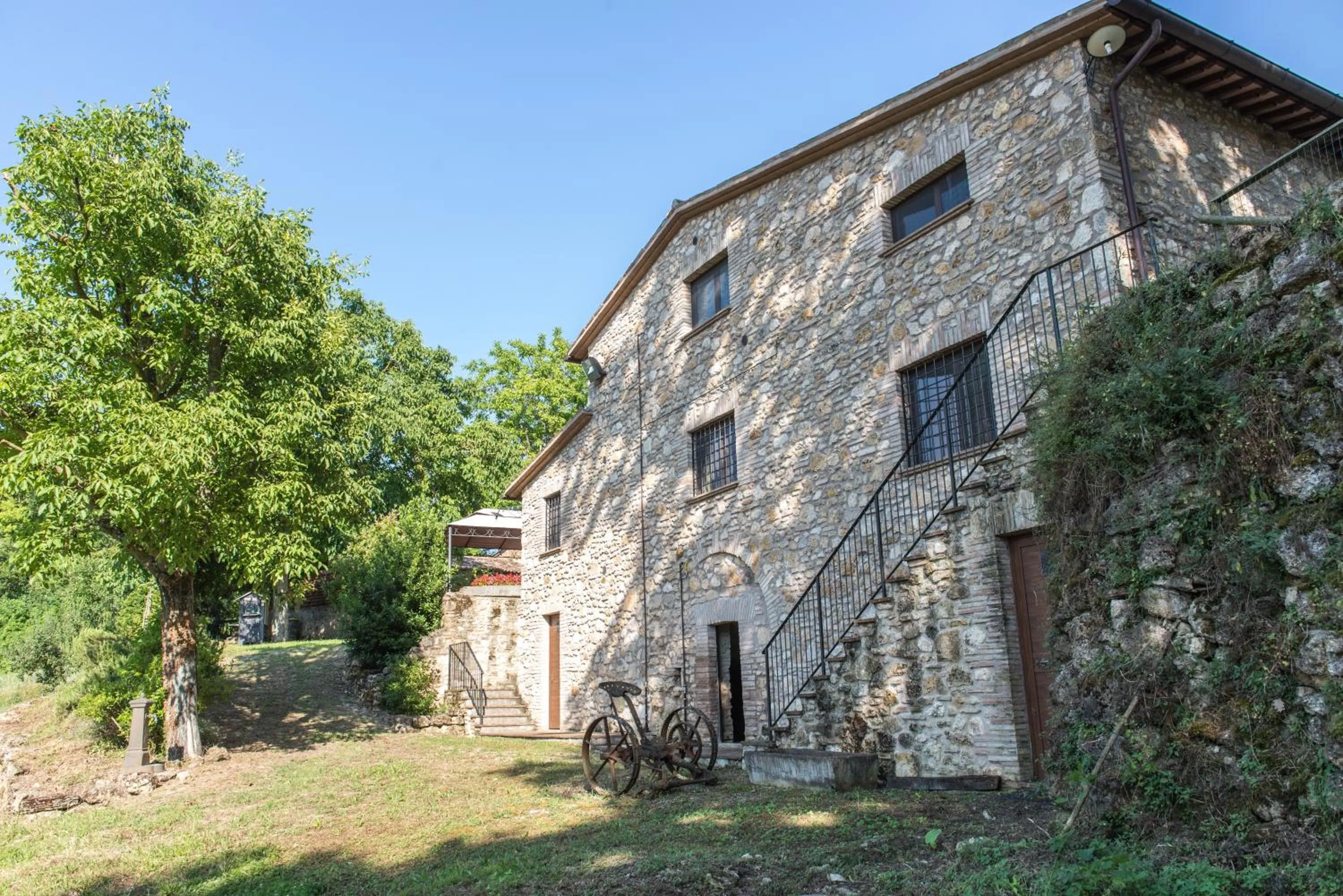 Property building in Casa Trastullo