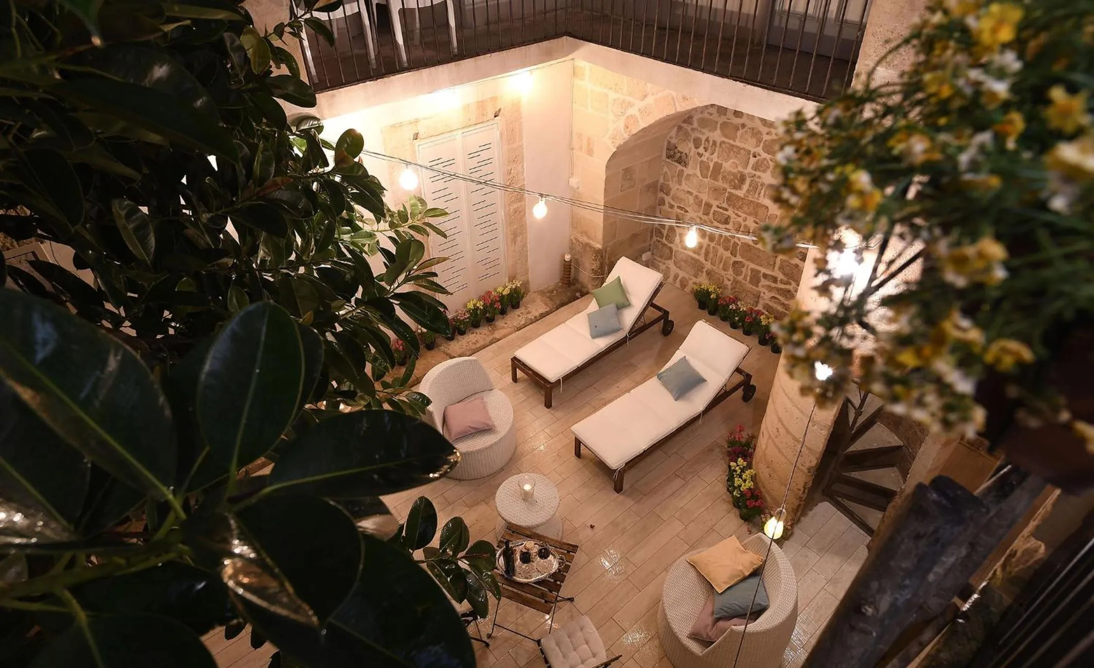 Property building in Palazzo Guido