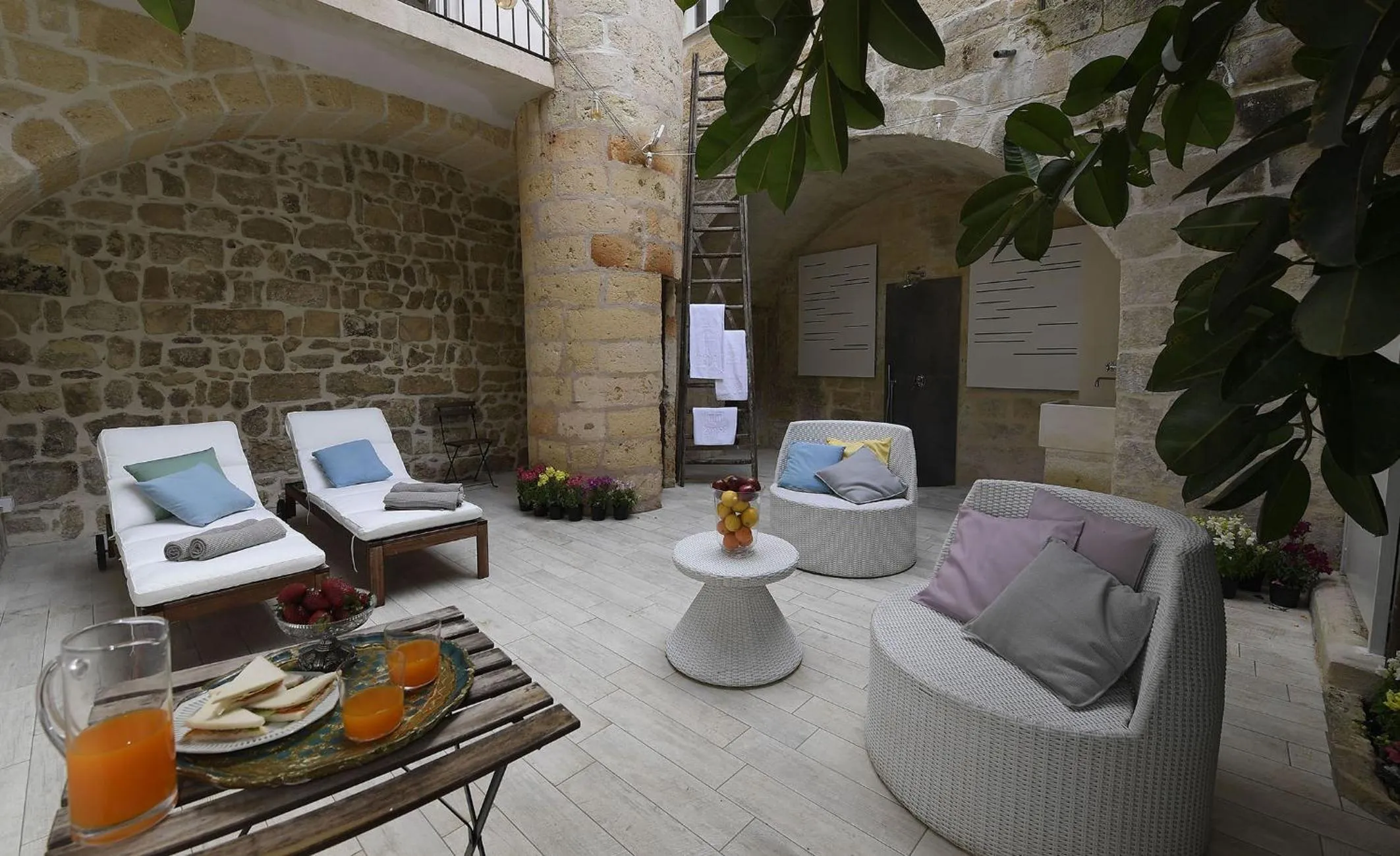 Garden in Palazzo Guido