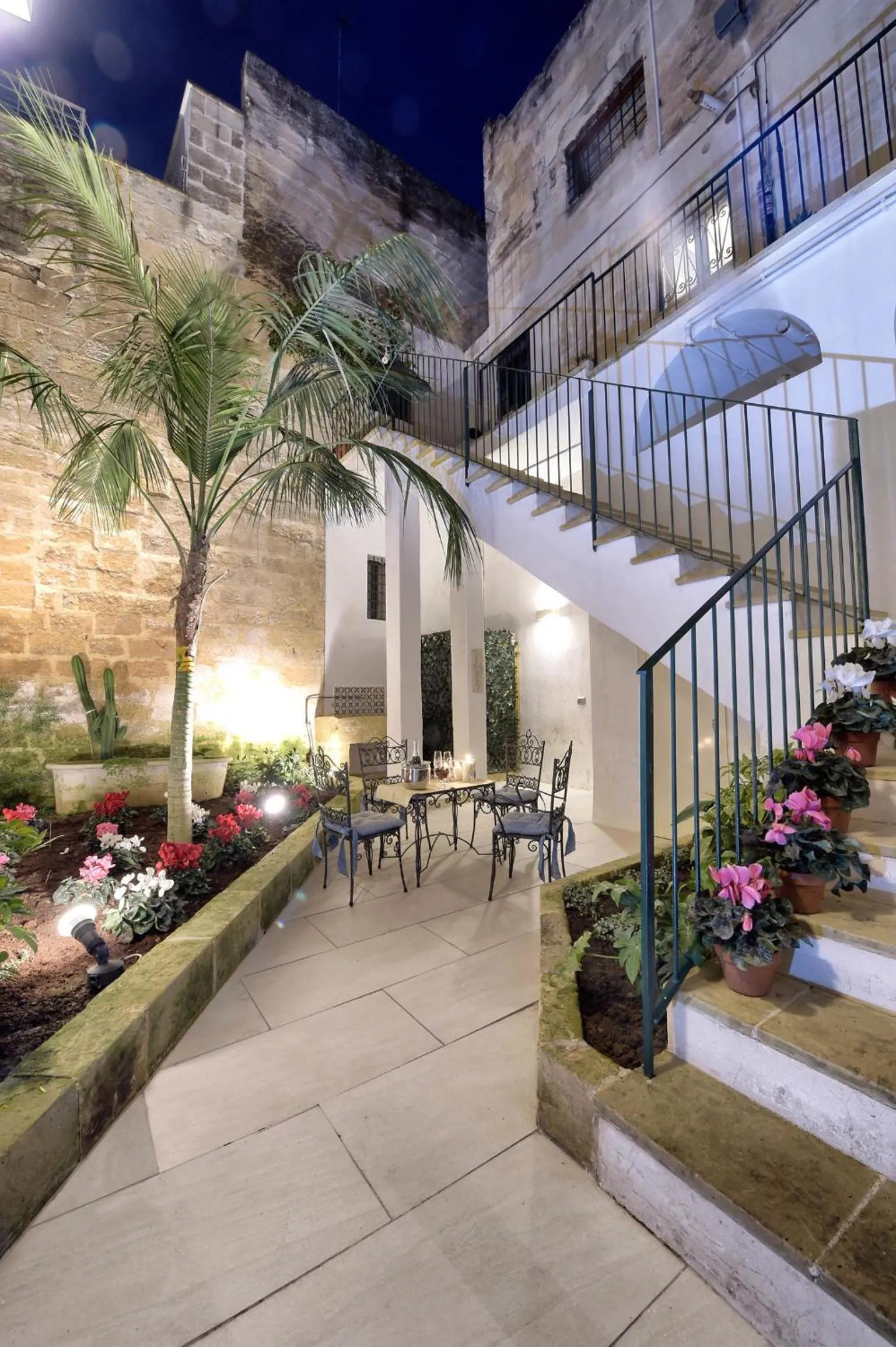 Garden in Palazzo Guido