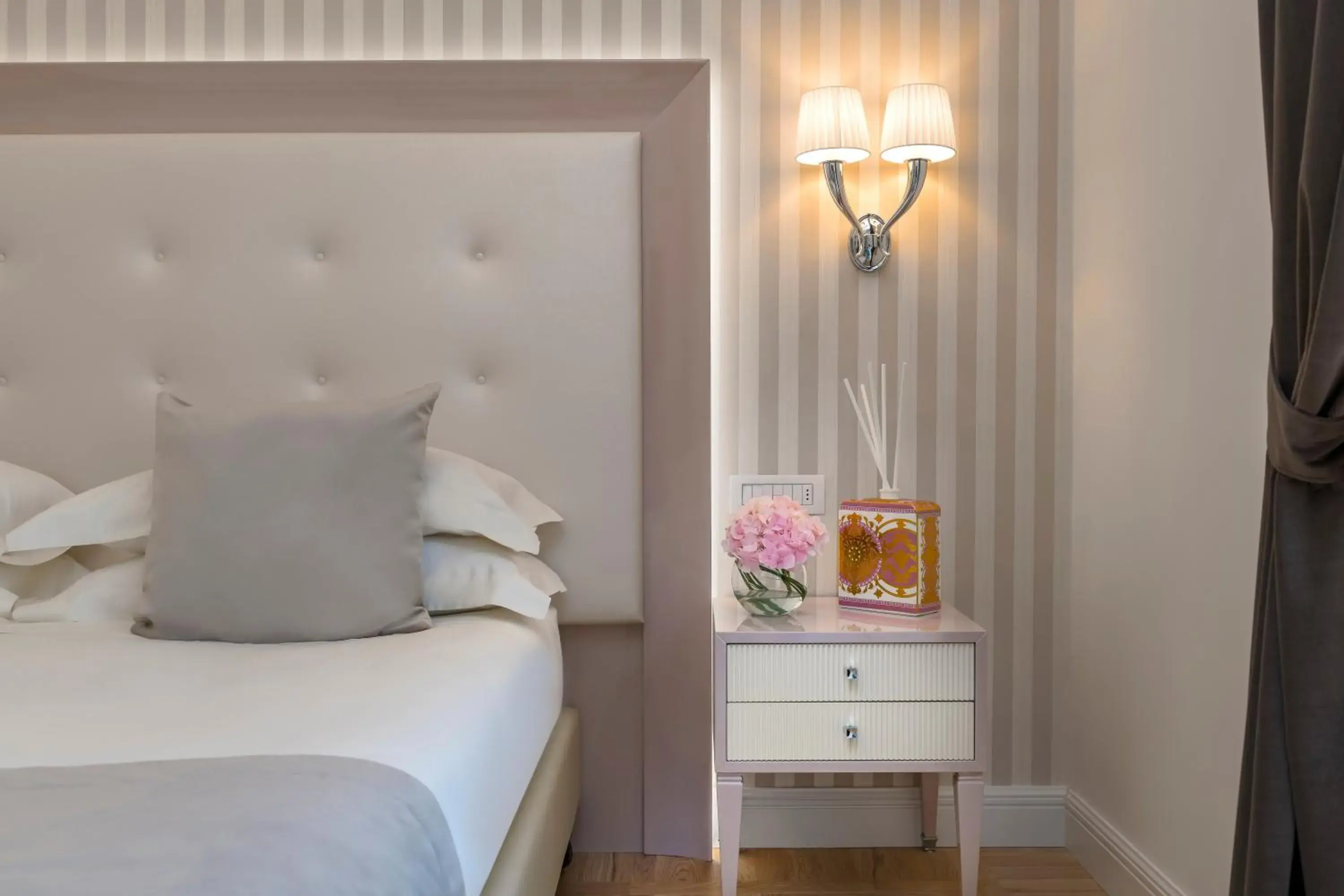 Bedroom, Bed in Grand Hotel Gallia