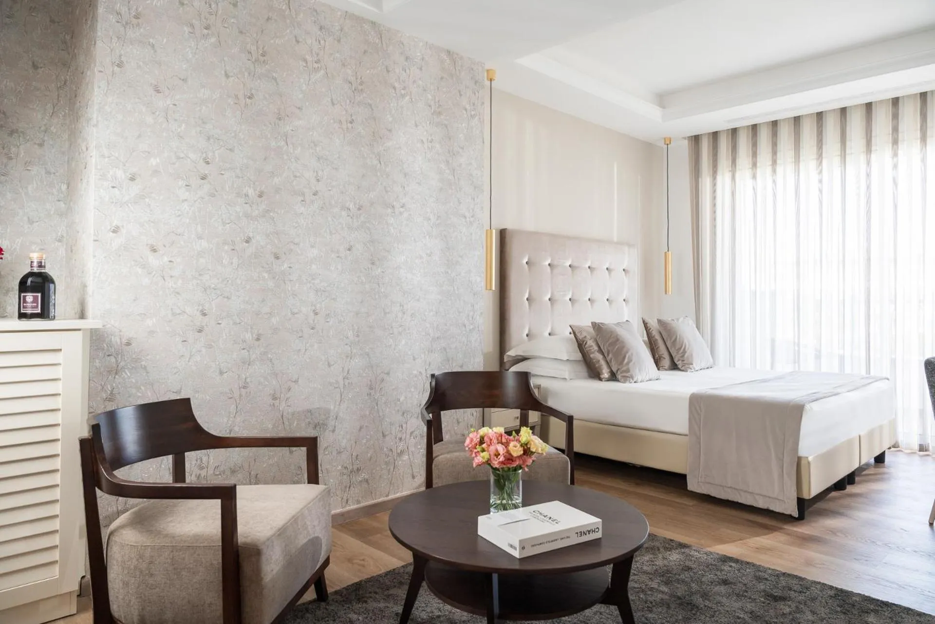 Photo of the whole room, Bed in Grand Hotel Gallia