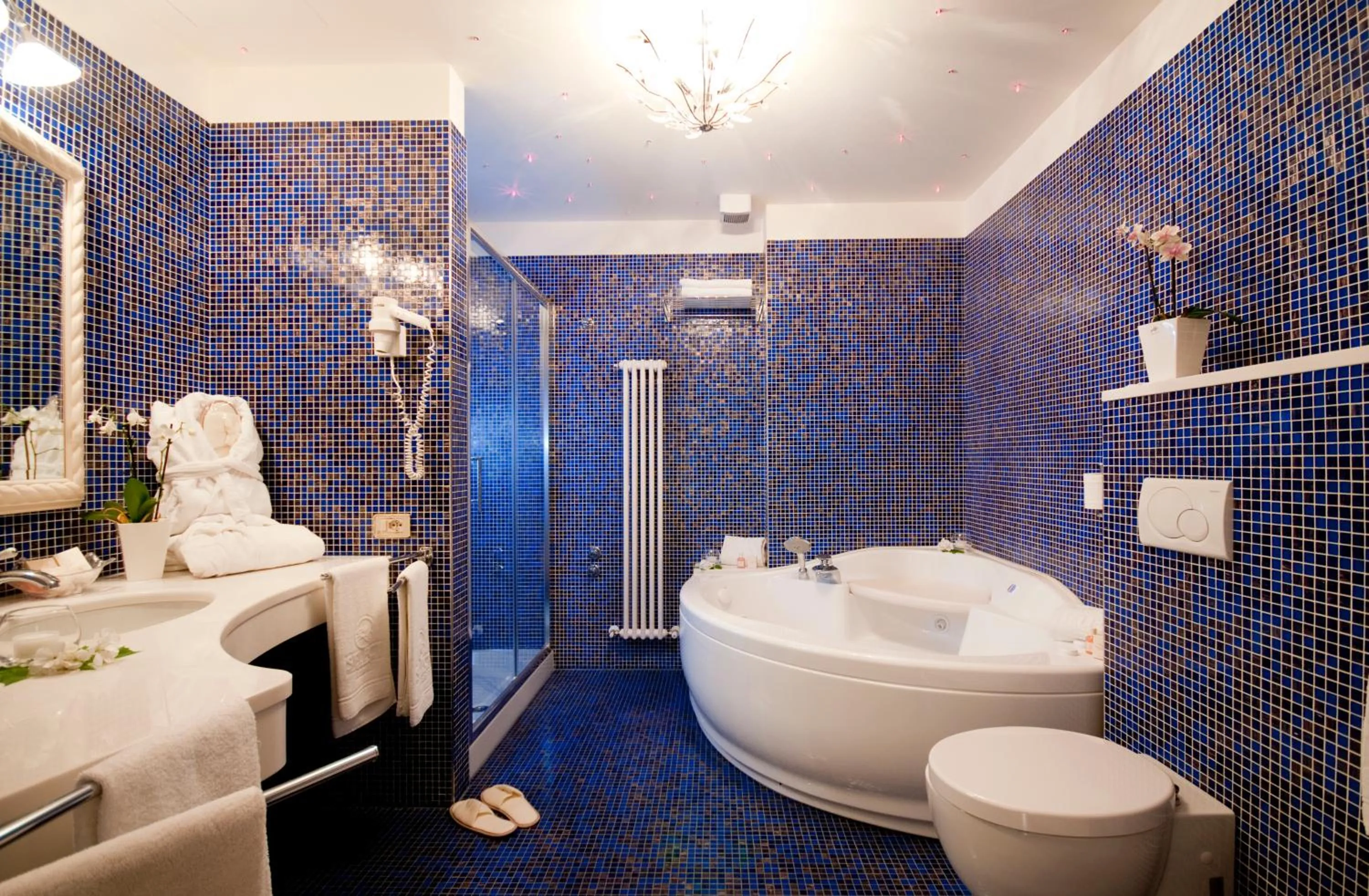 Bathroom in Grand Hotel Gallia