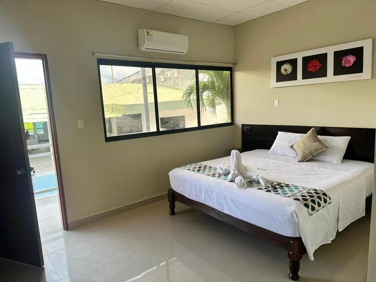 Photo of the whole room, Bed in Casa Blanca Hotel