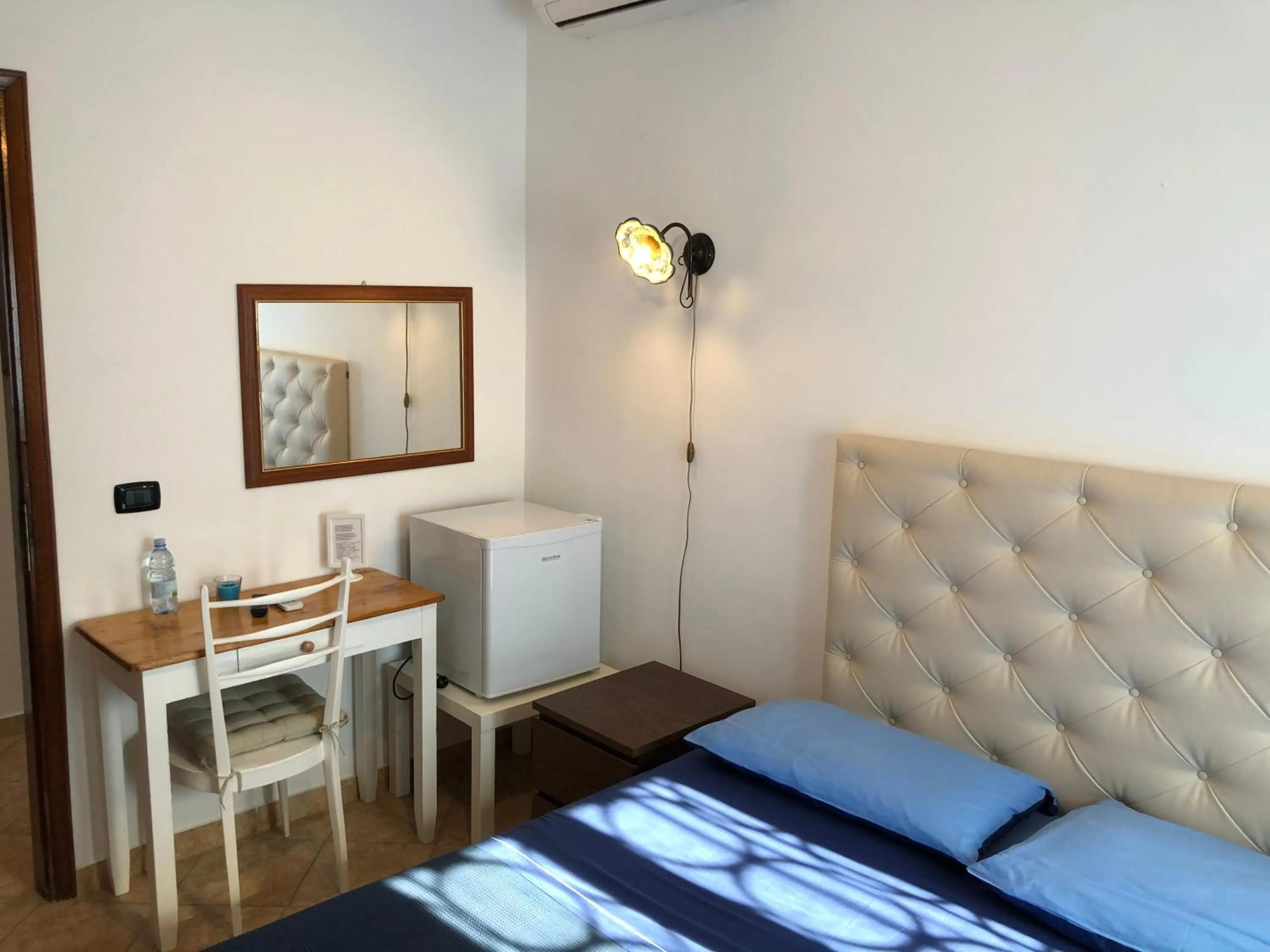 Toilet, Bed in B&B Villa sul Mare