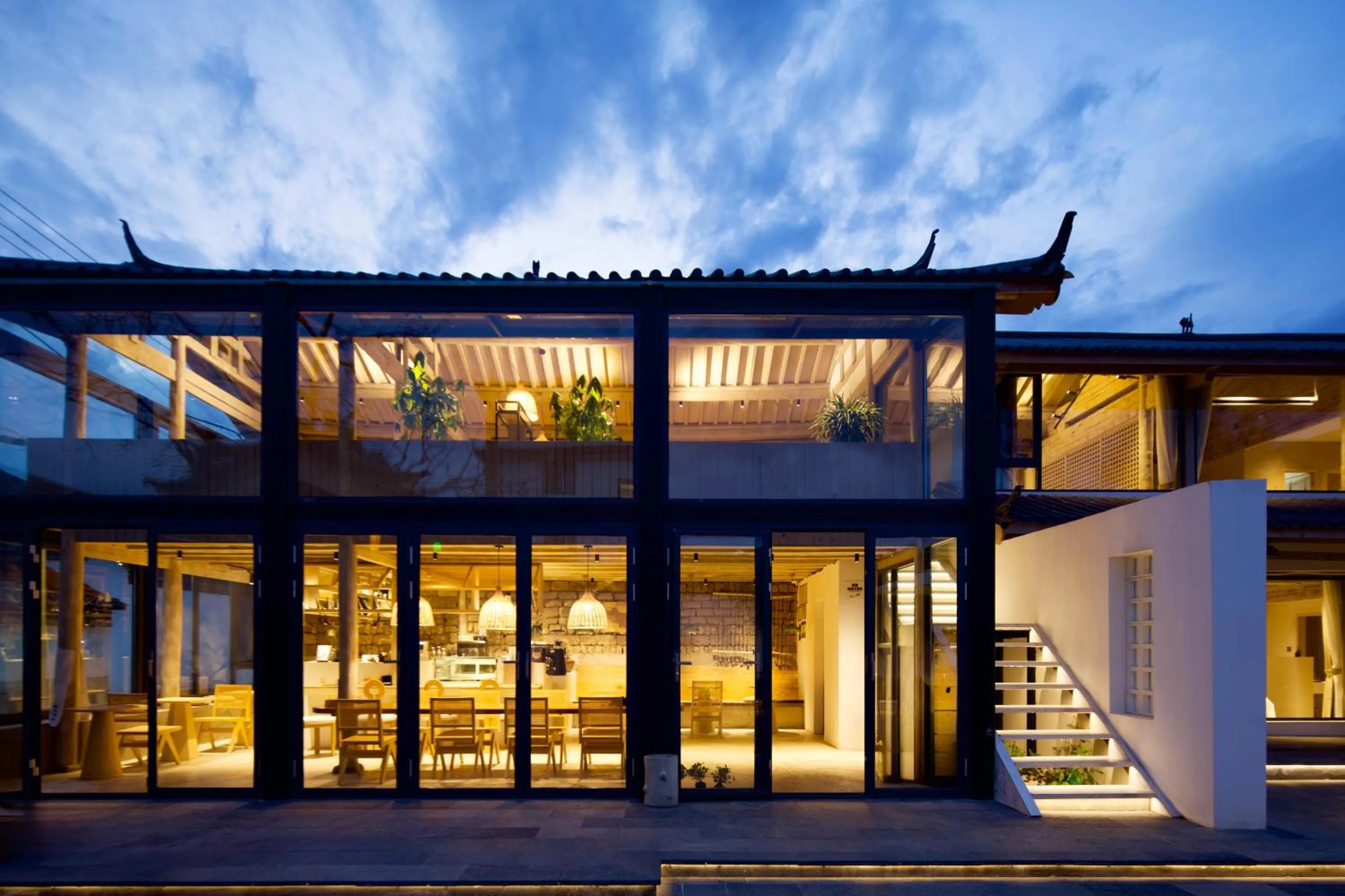 Lijiang Jinghua Inn