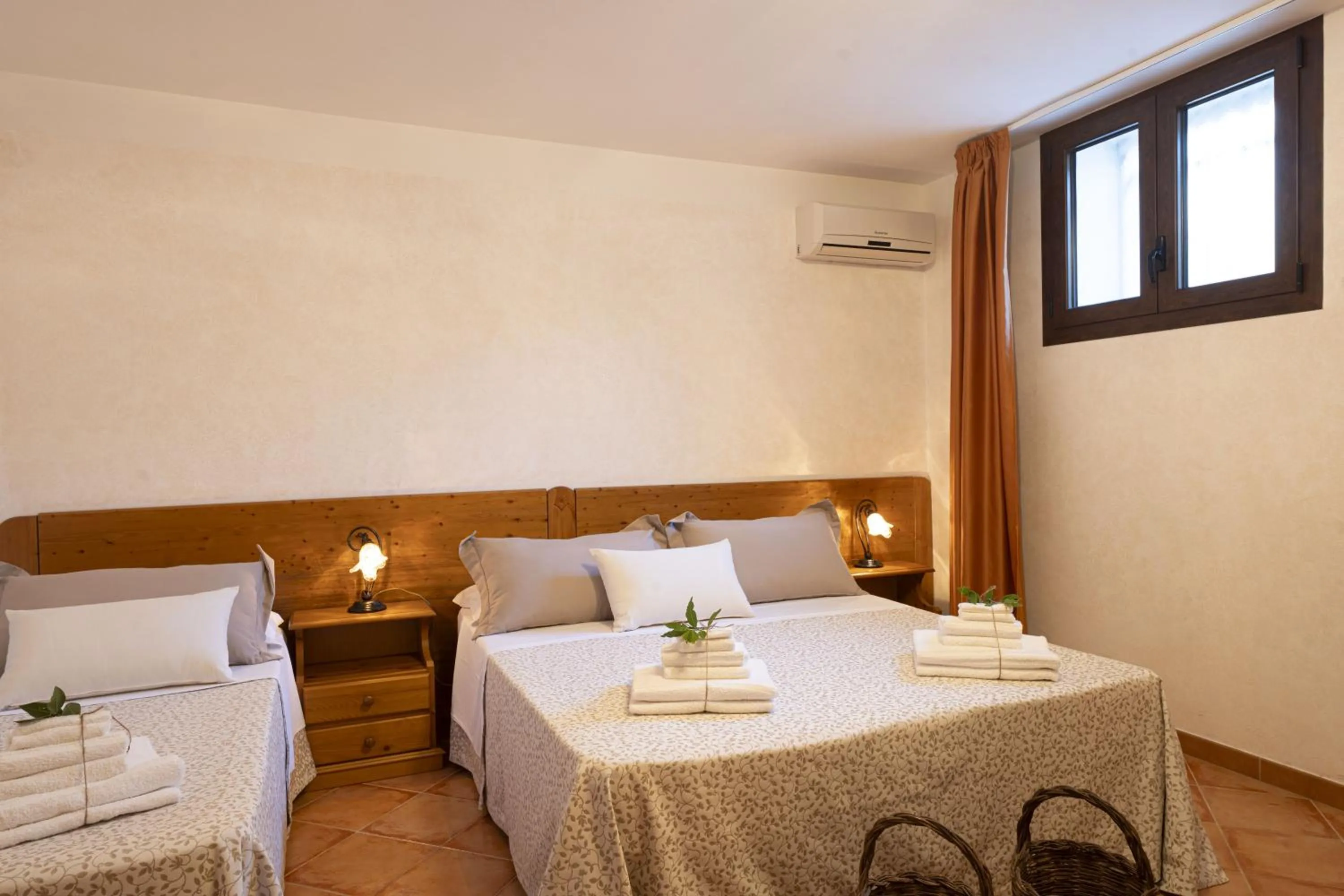 Photo of the whole room in B&B Sentiero del Ciolo