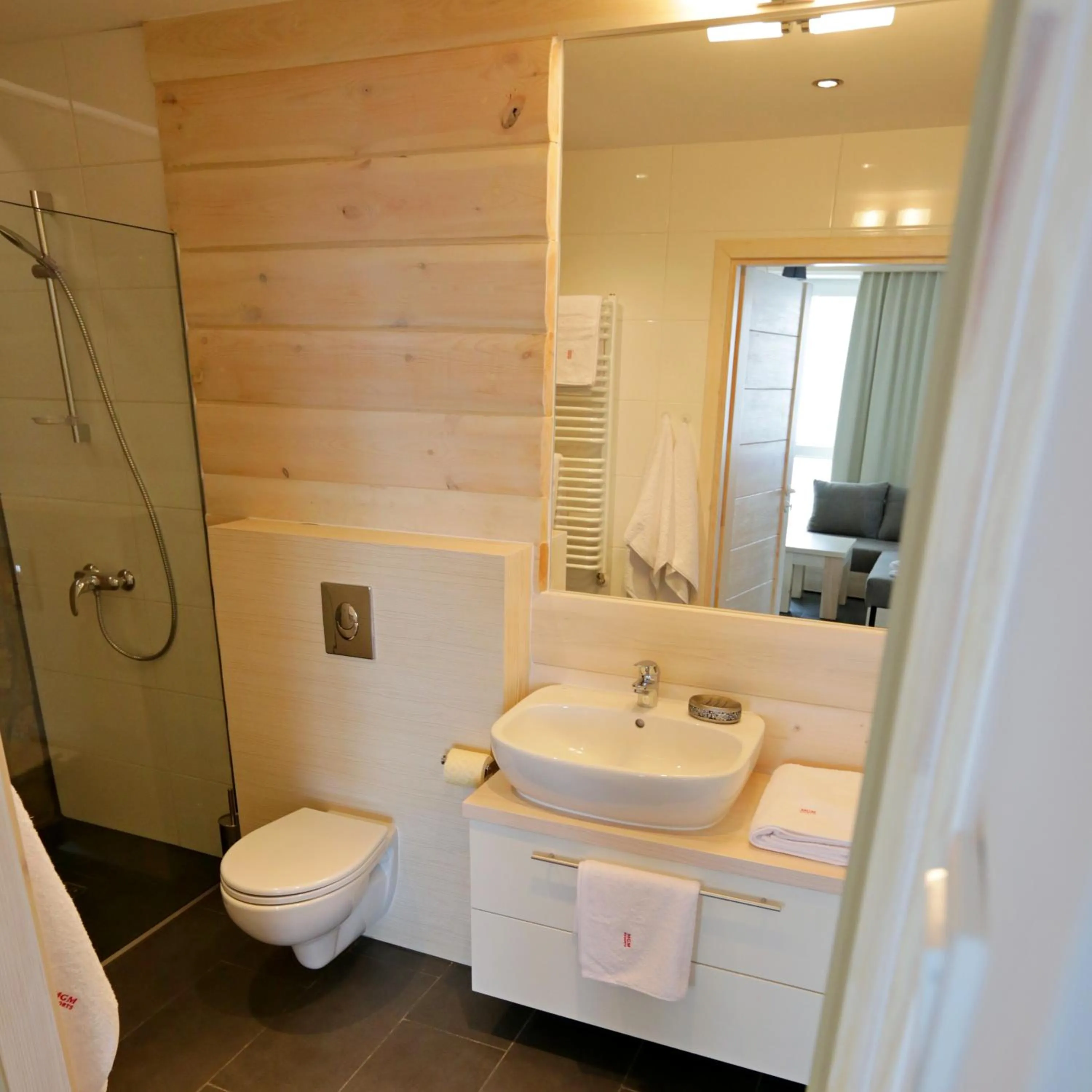 Shower in Apartamenty MGM Resorts