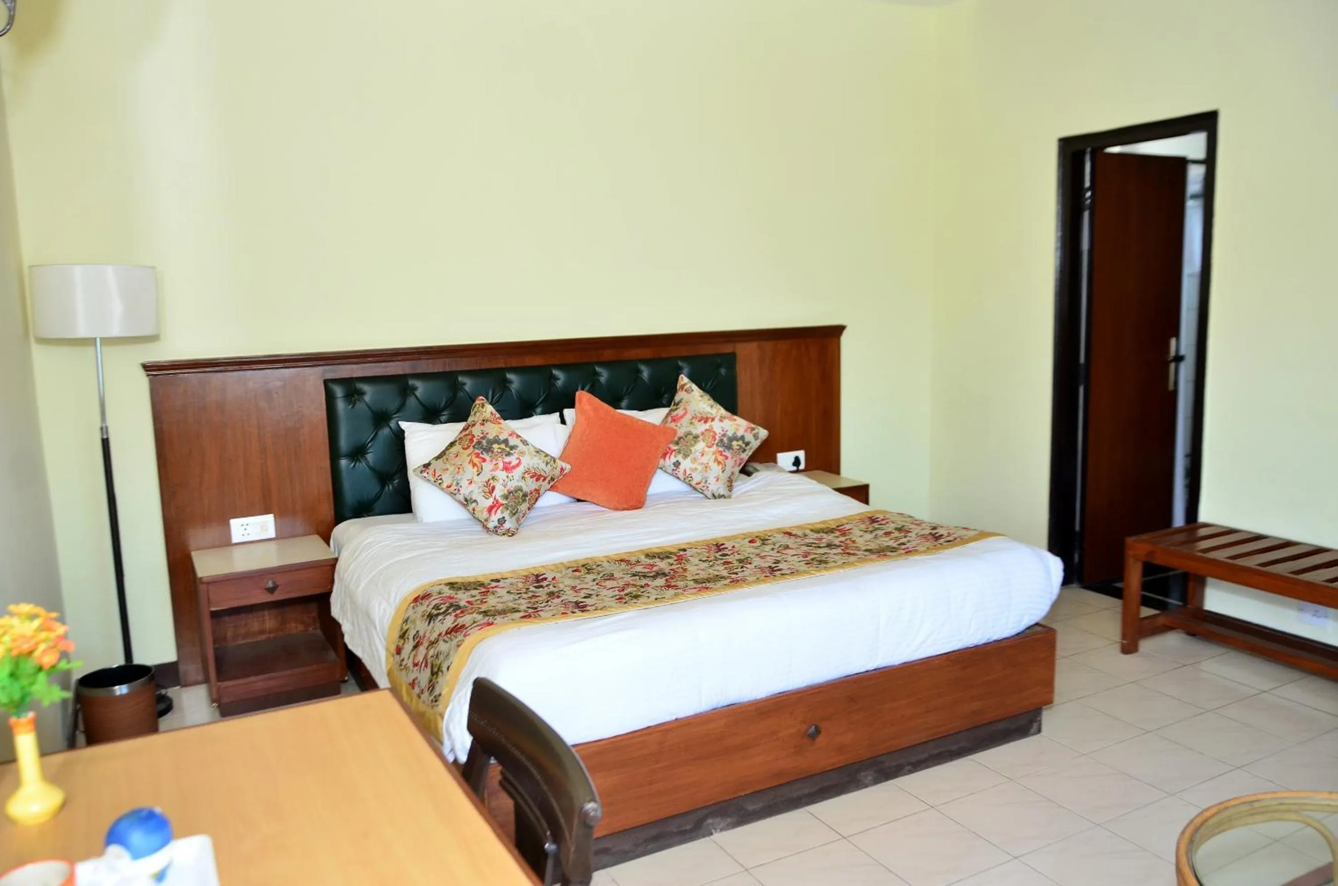 Photo of the whole room, Bed in Woodsvilla Resort Ranikhet