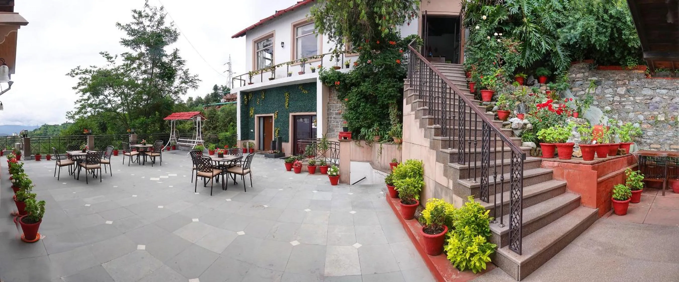 Garden in Woodsvilla Resort Ranikhet