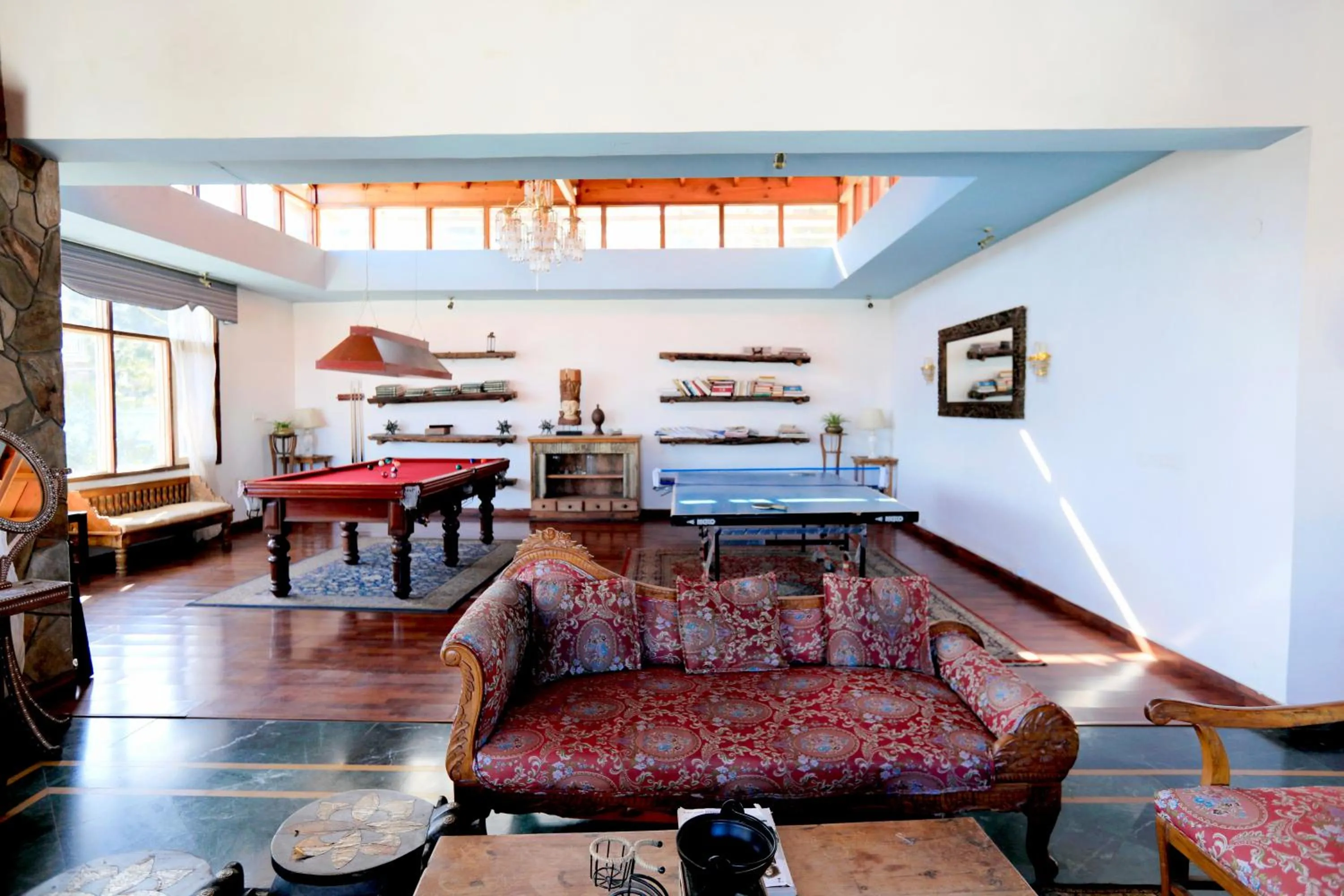 Dining area in Woodsvilla Resort Ranikhet