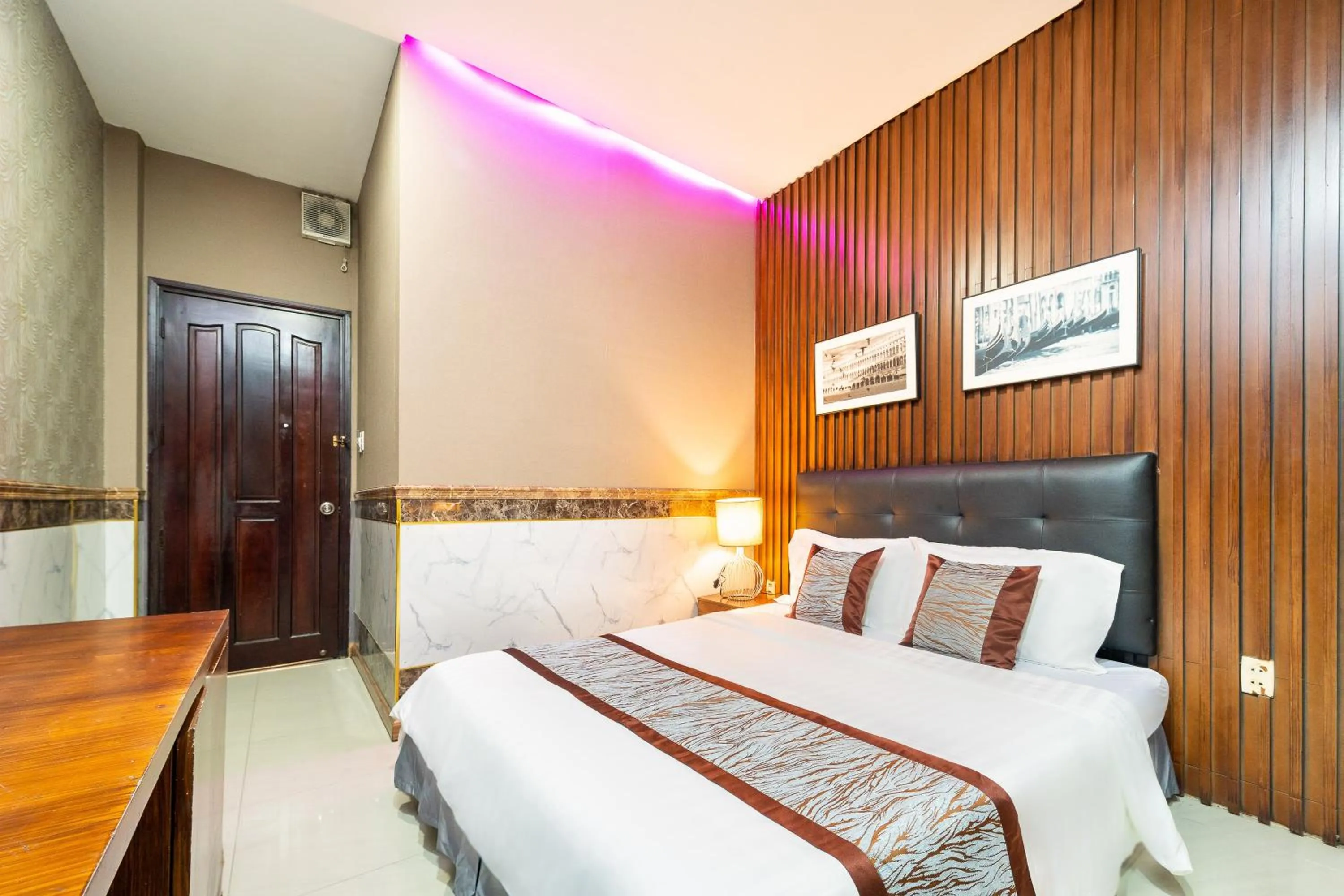 Bedroom, Bed in Collection O District 10 Near Van Hanh Hospital Formerly Lan Rung Hotel