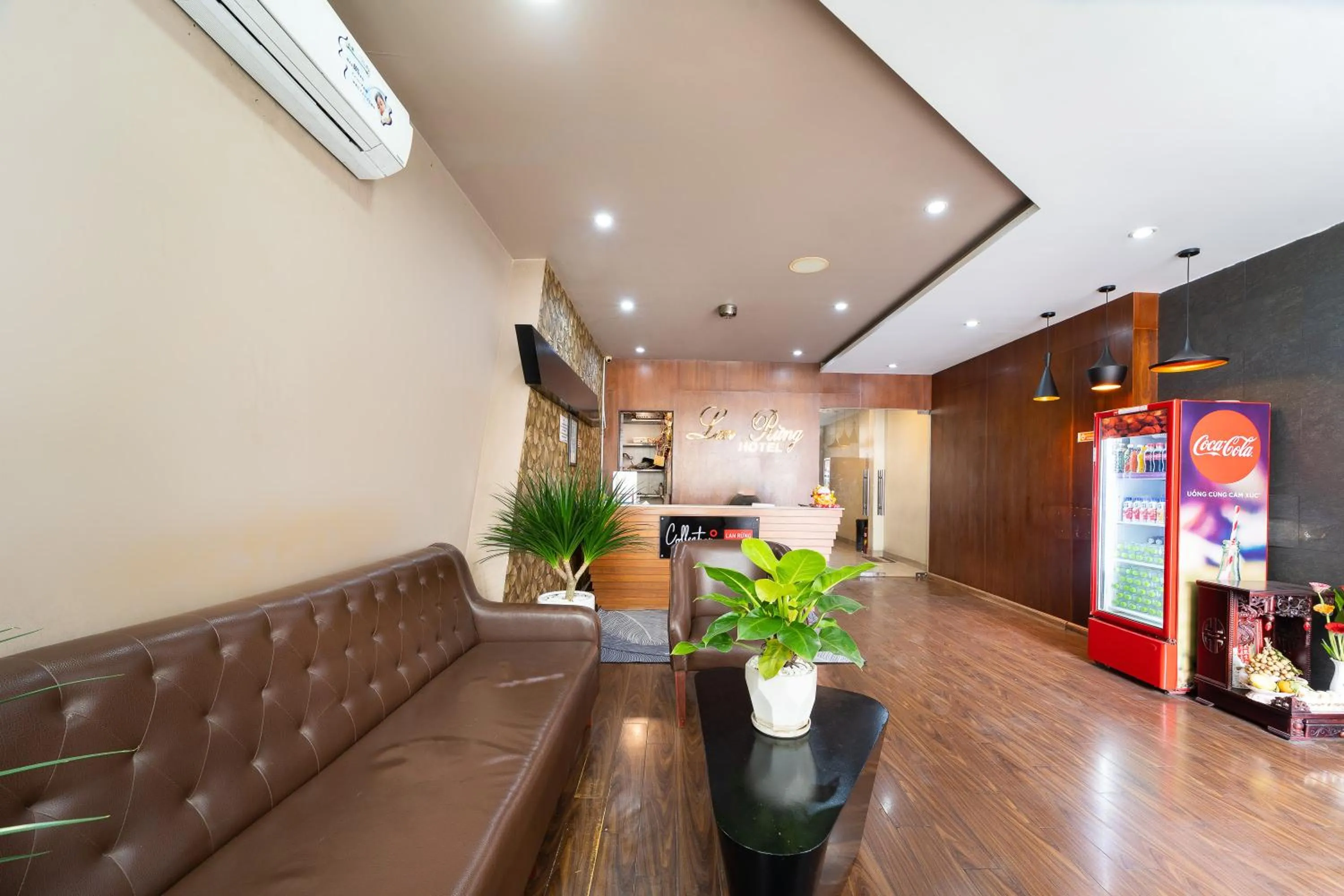Communal lounge/ TV room in Collection O District 10 Near Van Hanh Hospital Formerly Lan Rung Hotel
