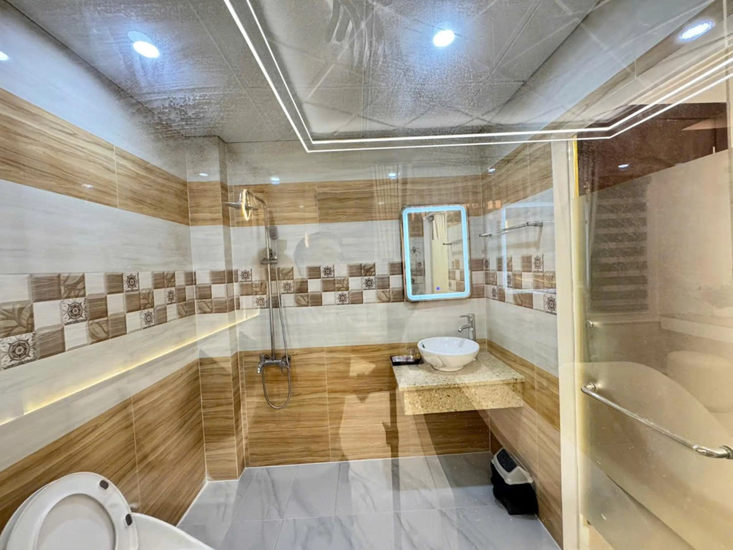 Bathroom in Minh Ngoc Hotel