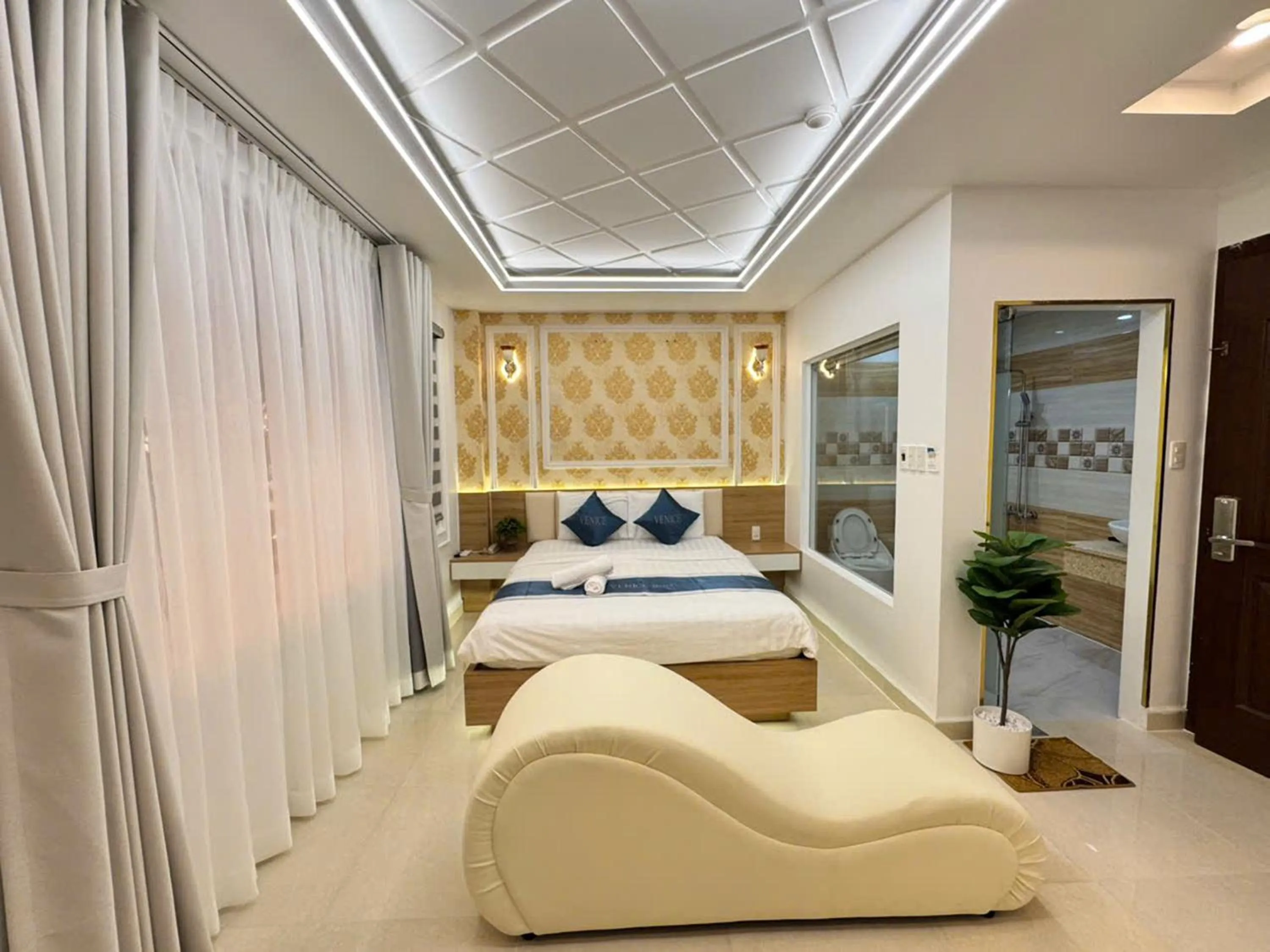 Bed in Minh Ngoc Hotel