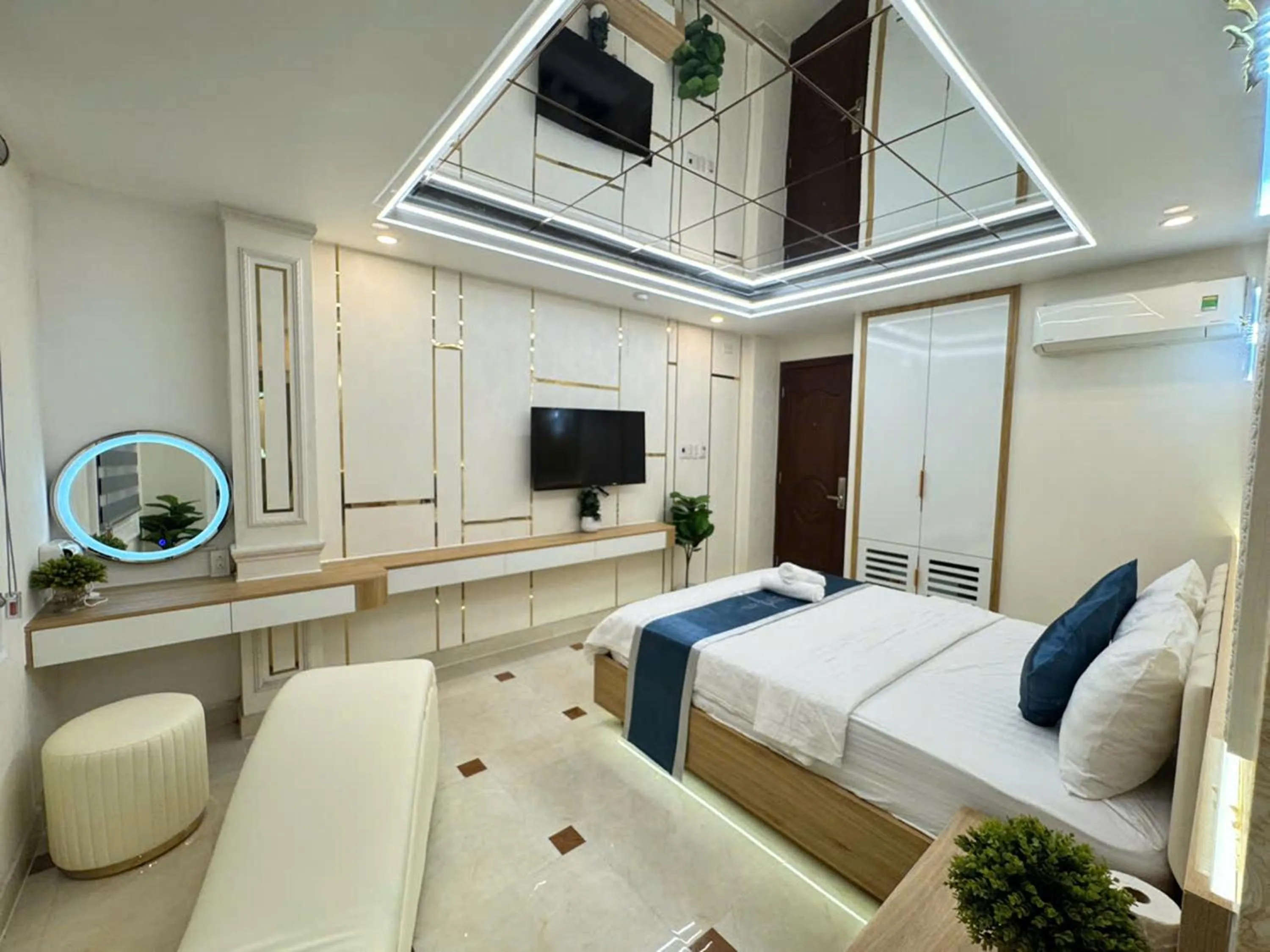 Bed in Minh Ngoc Hotel