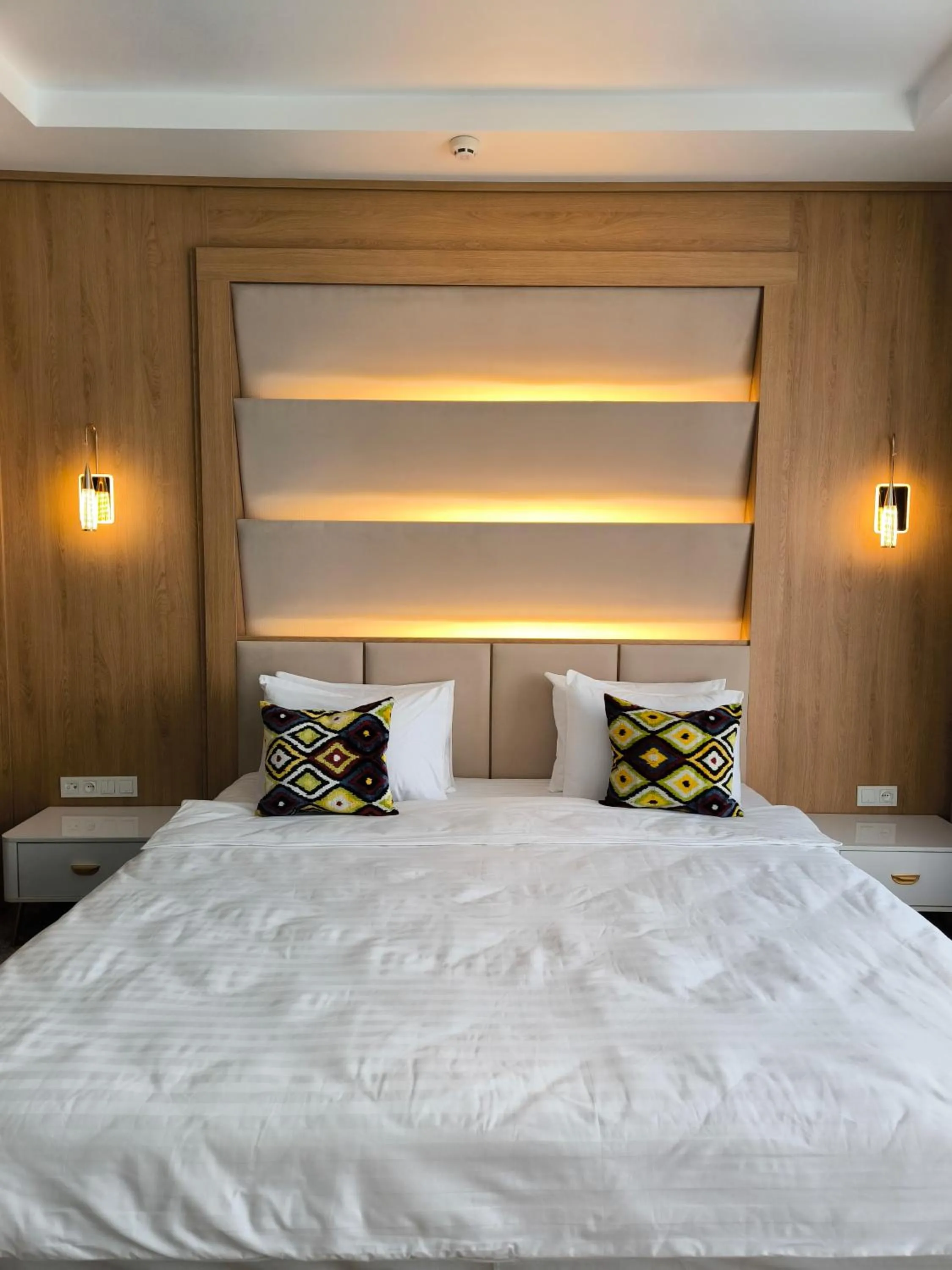 Bed in Saroy Gardens Hotel