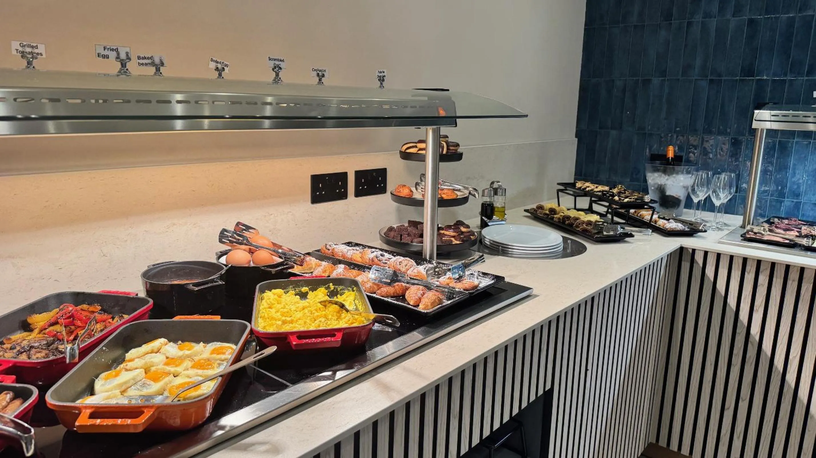 Breakfast in ASTE hotel