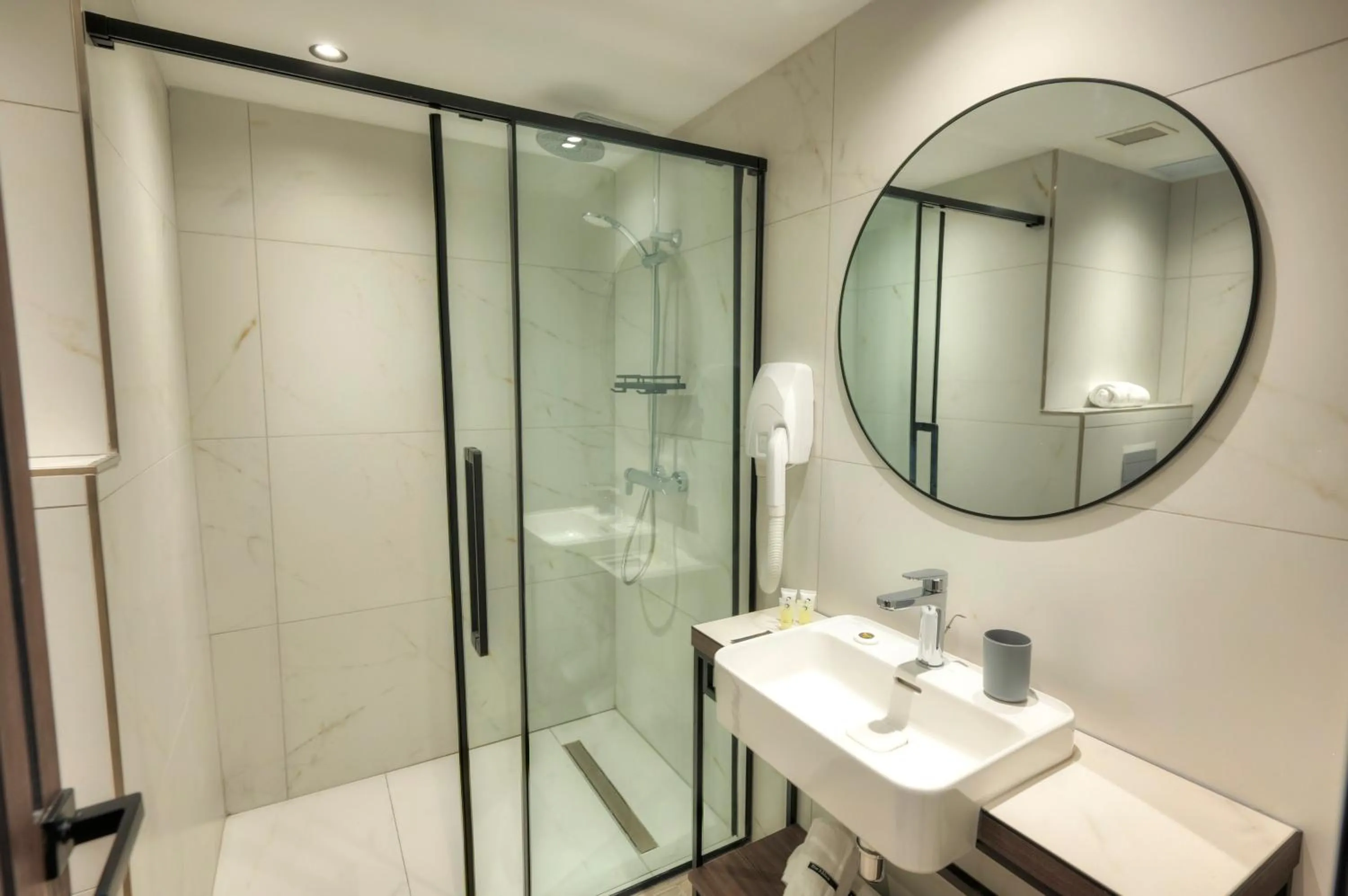 Bathroom in ASTE hotel