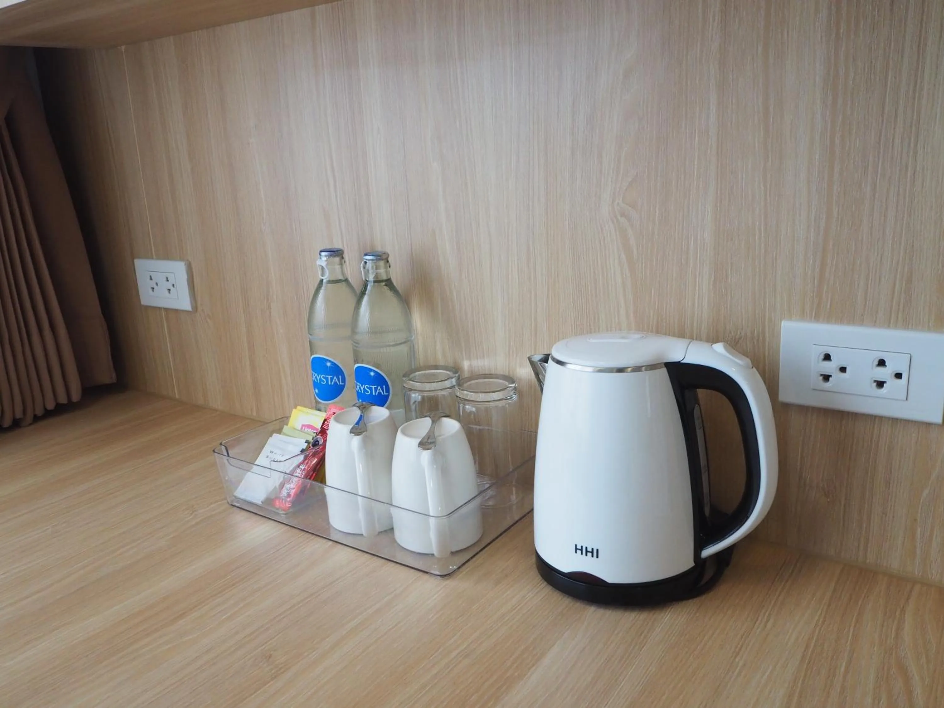Coffee/tea facilities in The Village Poshtel