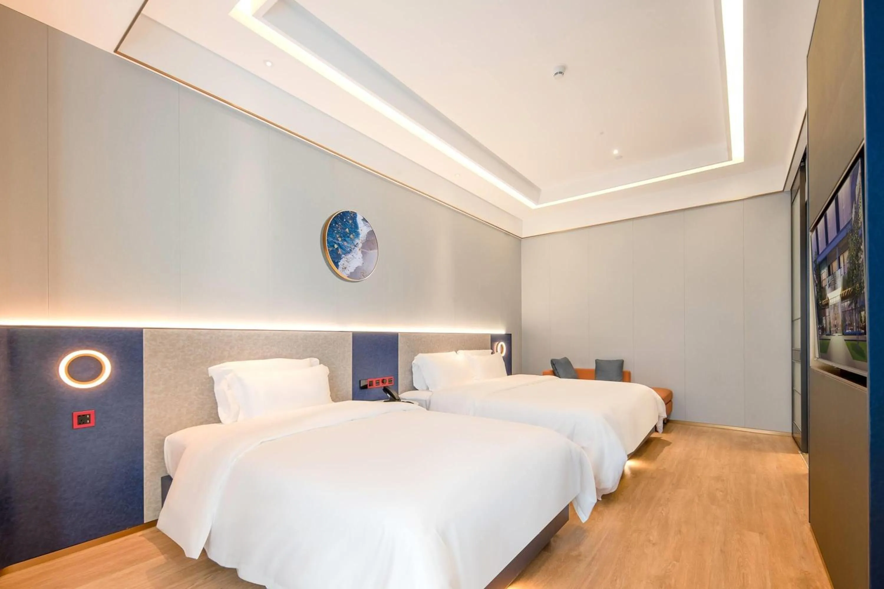Photo of the whole room in Ramada by Wyndham Guangzhou Huangpu