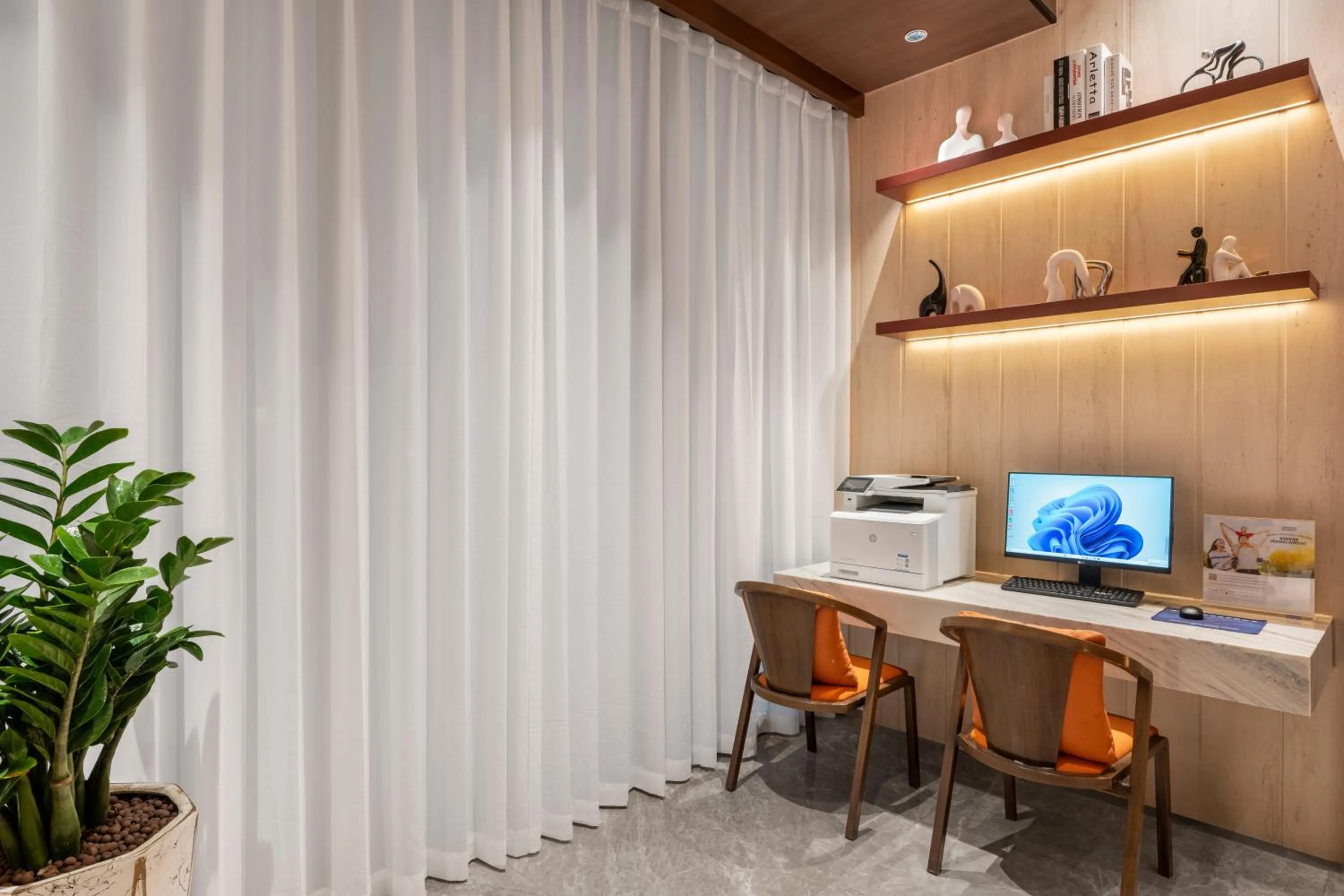 Business facilities in Ramada by Wyndham Guangzhou Huangpu