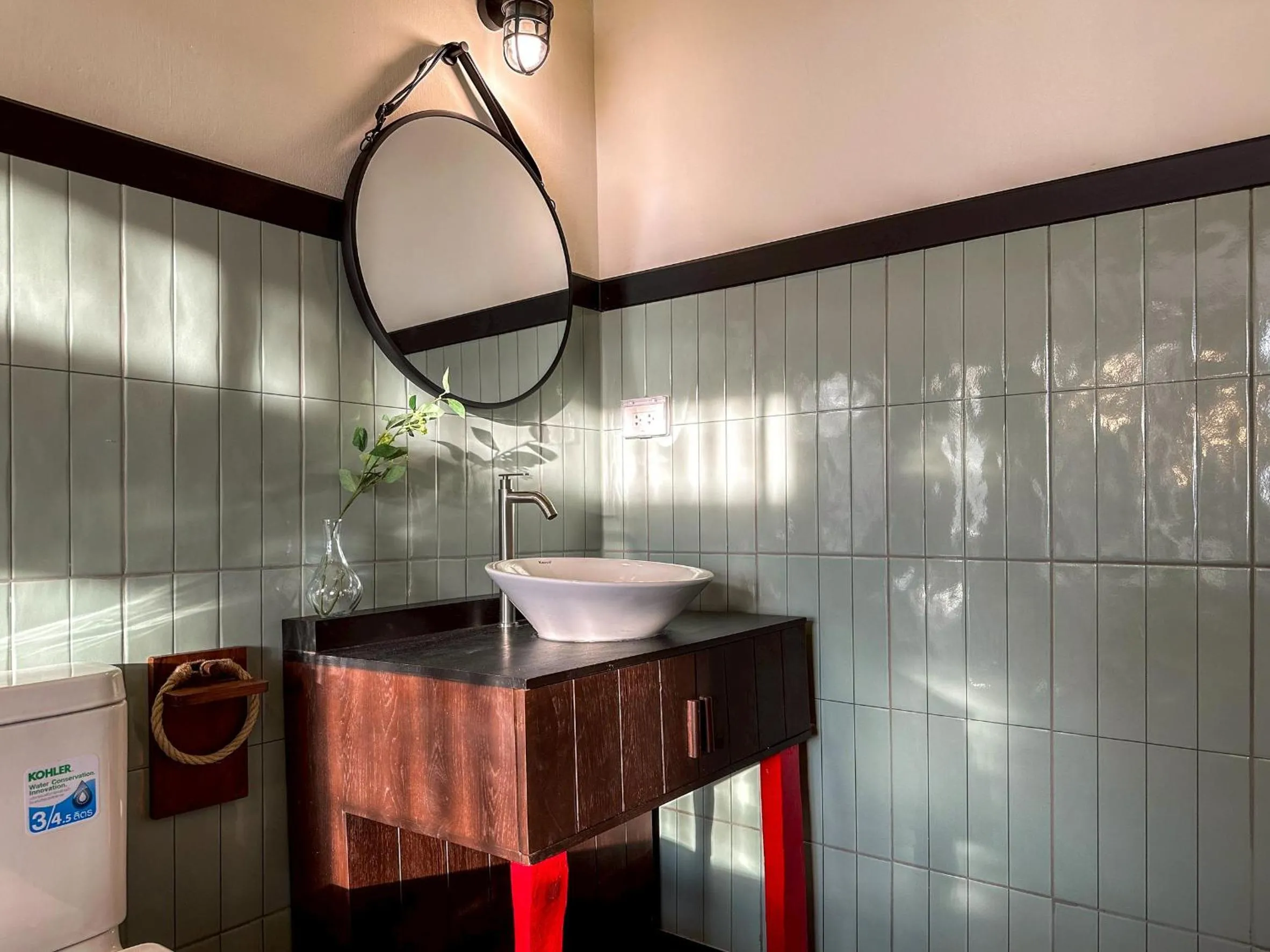Deluxe Double Room with Bath Tub in Belivin'98 Sense of Pier Sathorn Residence