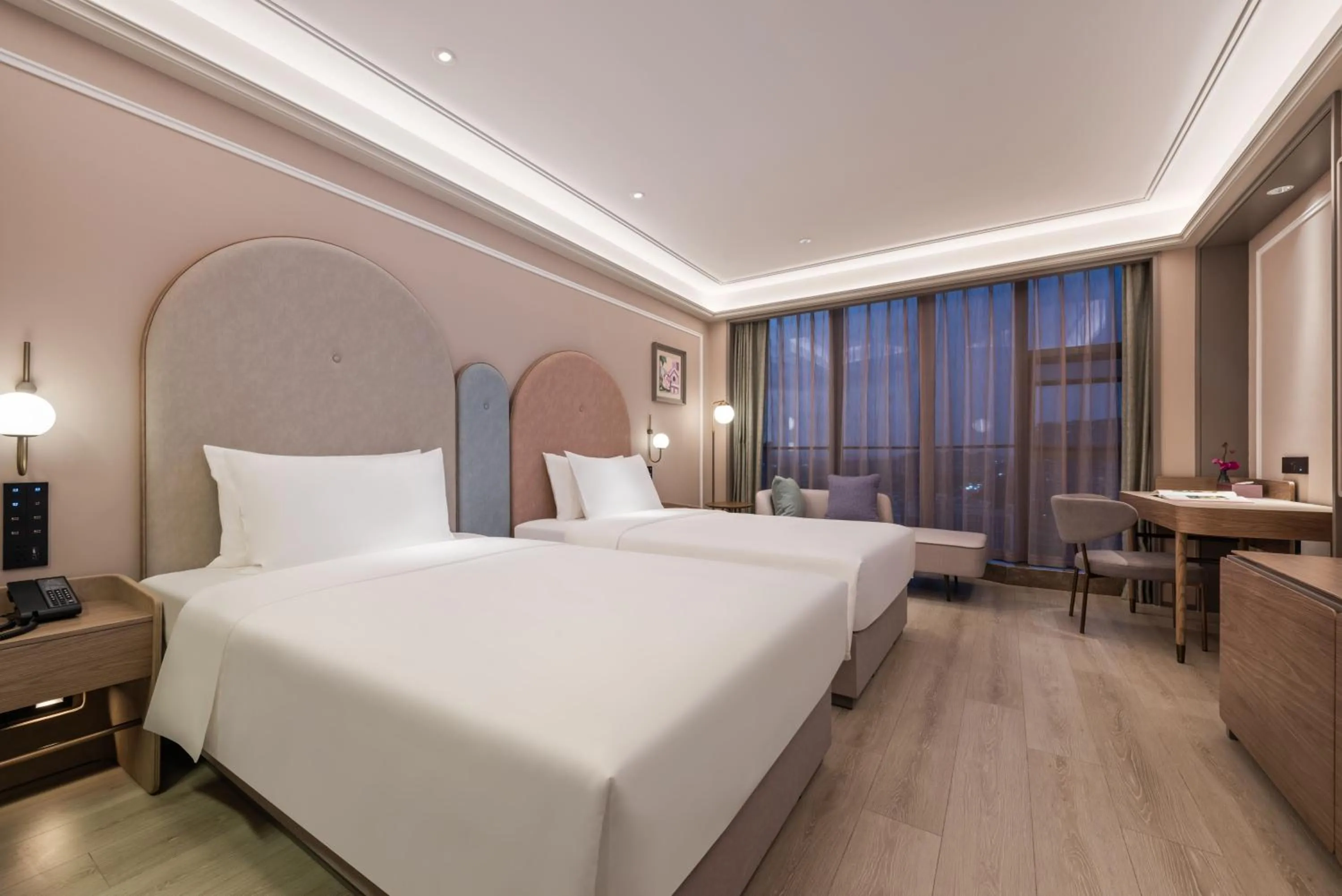 Photo of the whole room, Bed in Mercure Nantong Suxitong Riverside
