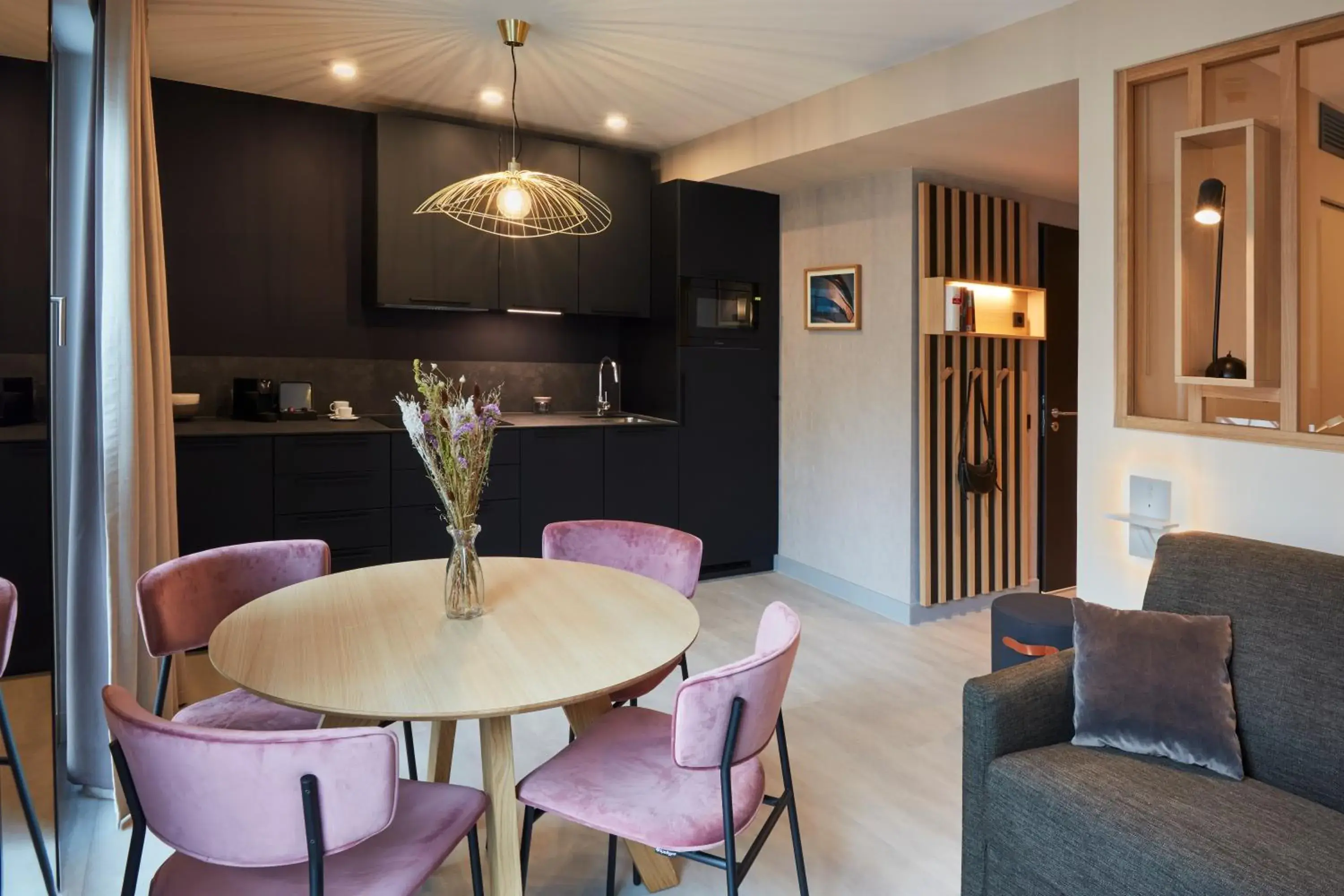 Kitchen or kitchenette in Aparthotel Adagio Stuttgart NeckarPark Kitchen or kitchenette in Aparthotel Adagio Stuttgart NeckarPark