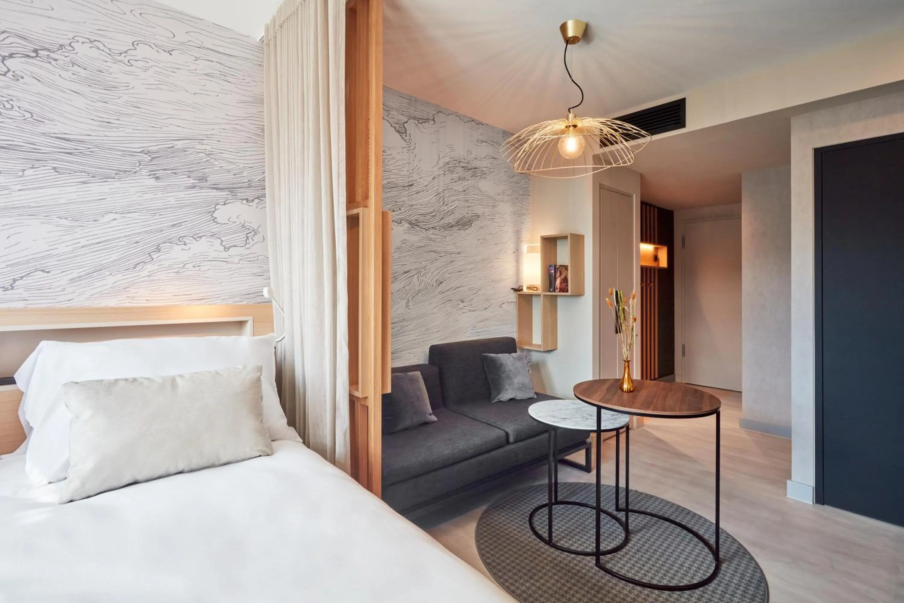 Photo of the whole room, Bed in Aparthotel Adagio Stuttgart NeckarPark