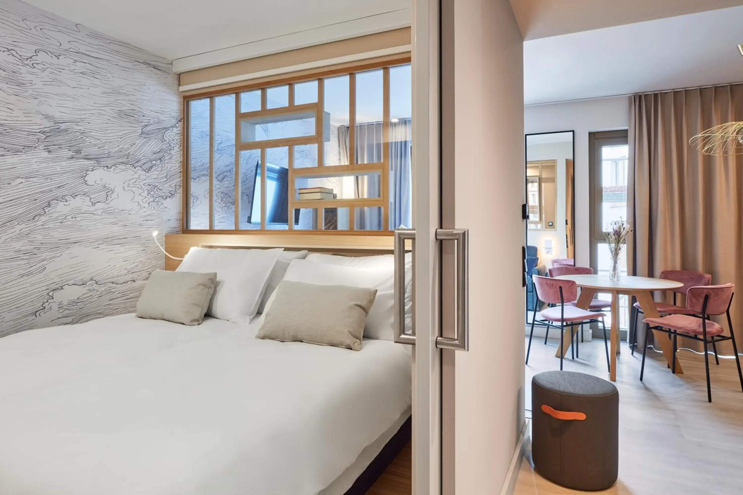 Bedroom, Bed in Aparthotel Adagio Stuttgart NeckarPark Bedroom, Bed in Aparthotel Adagio Stuttgart NeckarPark