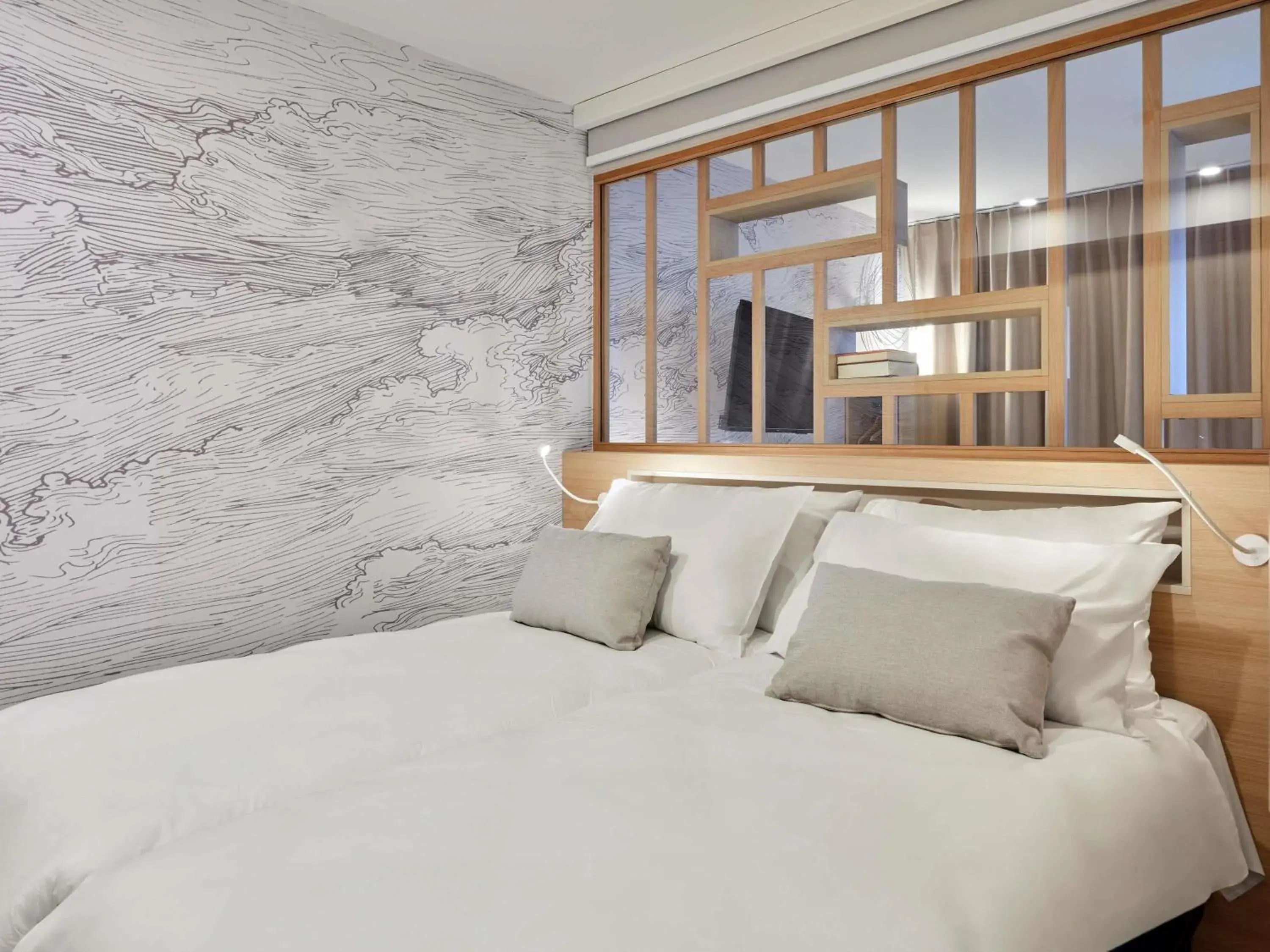 Bedroom, Bed in Aparthotel Adagio Stuttgart NeckarPark Bedroom, Bed in Aparthotel Adagio Stuttgart NeckarPark