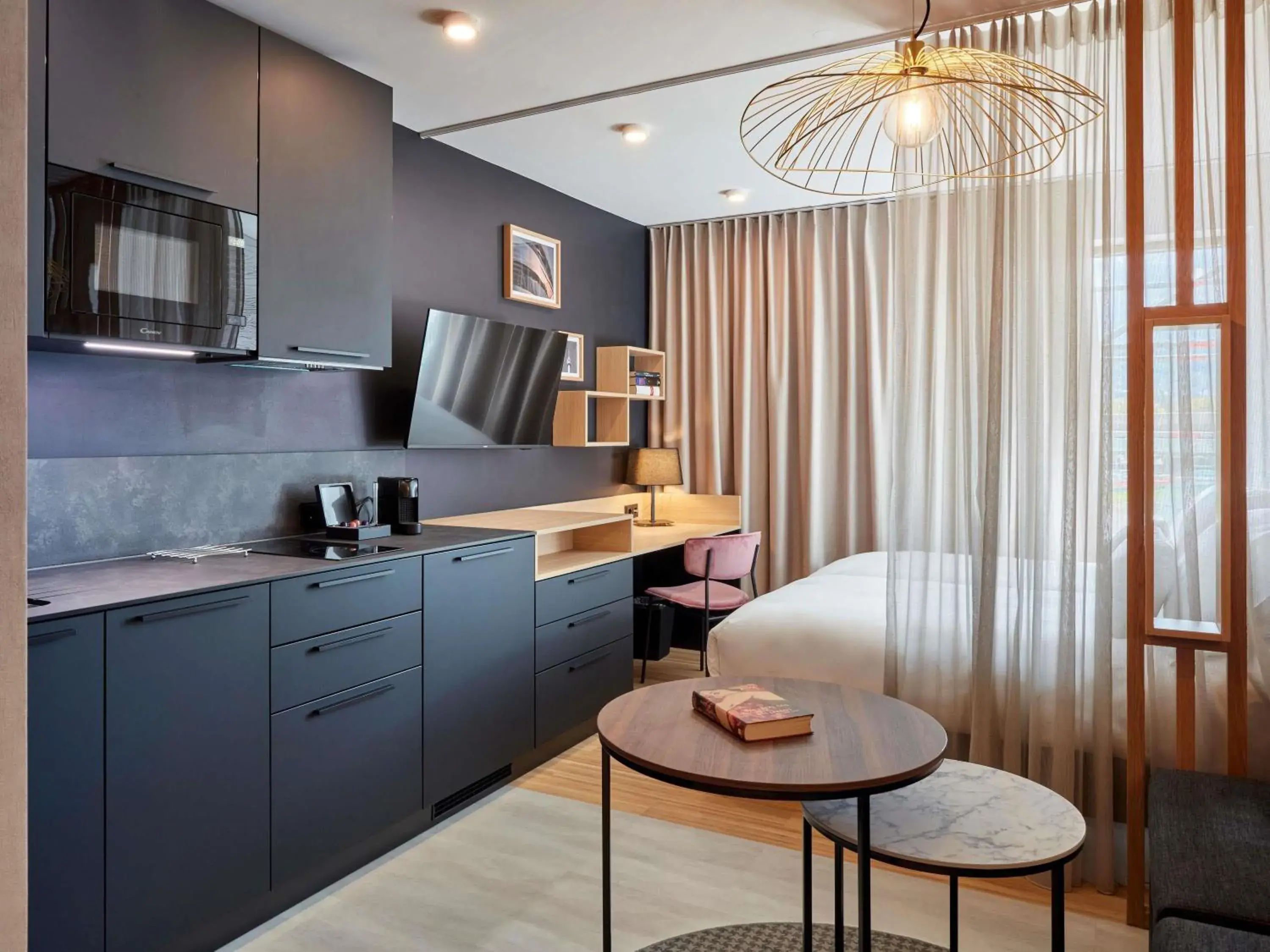 Property building in Aparthotel Adagio Stuttgart NeckarPark Property building in Aparthotel Adagio Stuttgart NeckarPark