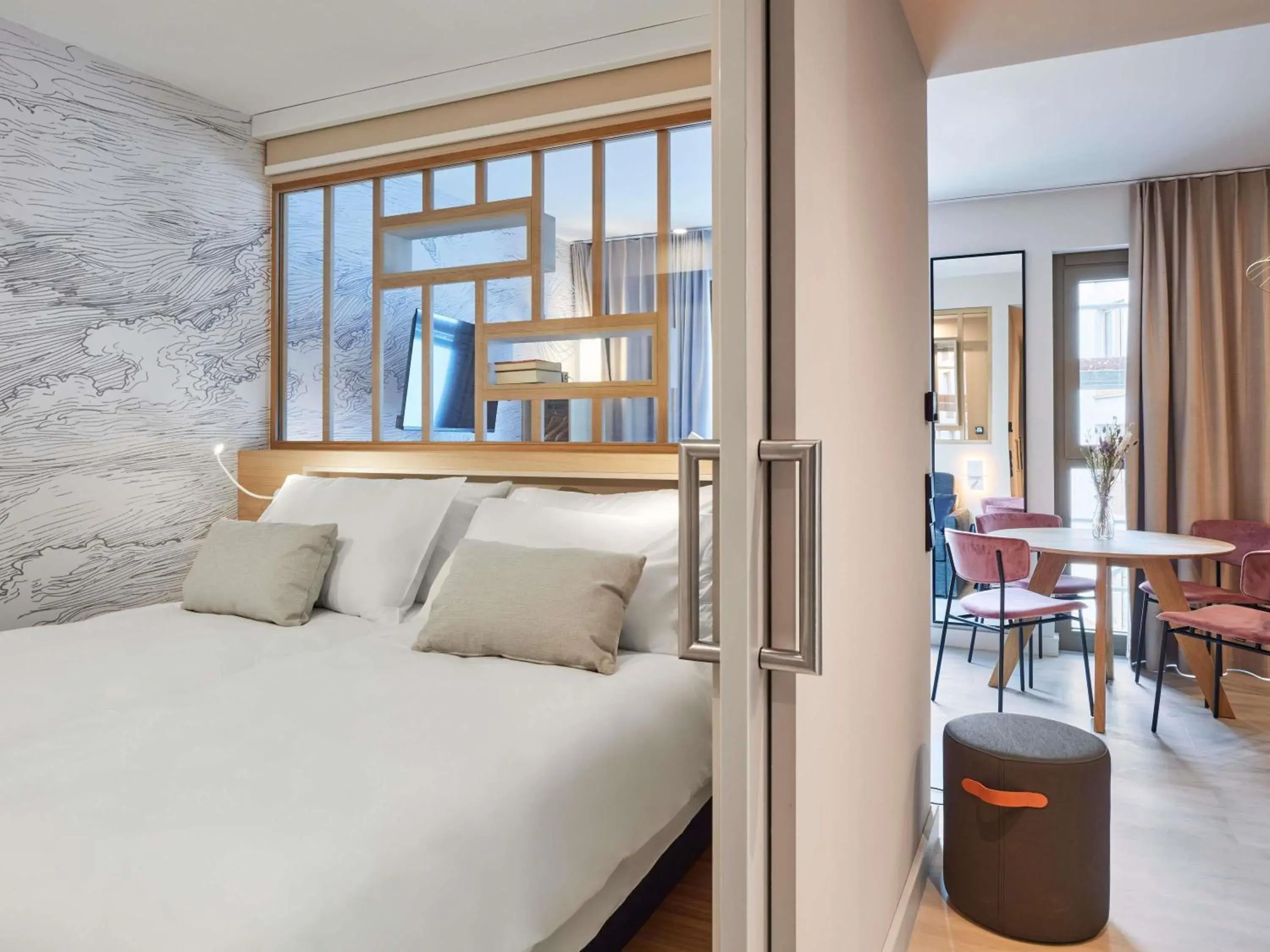 Bedroom, Bed in Aparthotel Adagio Stuttgart NeckarPark Bedroom, Bed in Aparthotel Adagio Stuttgart NeckarPark