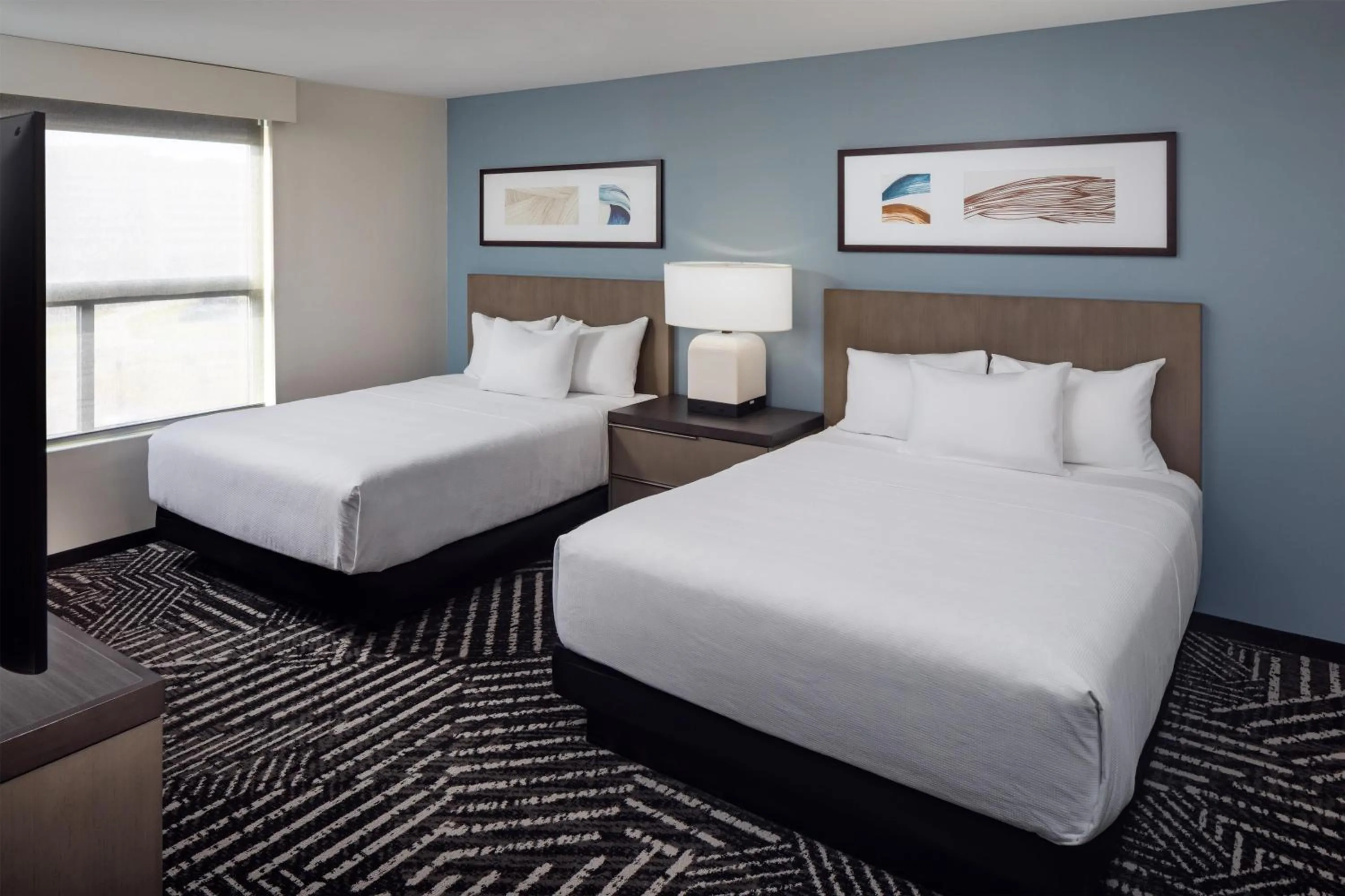 Photo of the whole room, Bed in Hyatt House Royal Oak / Birmingham