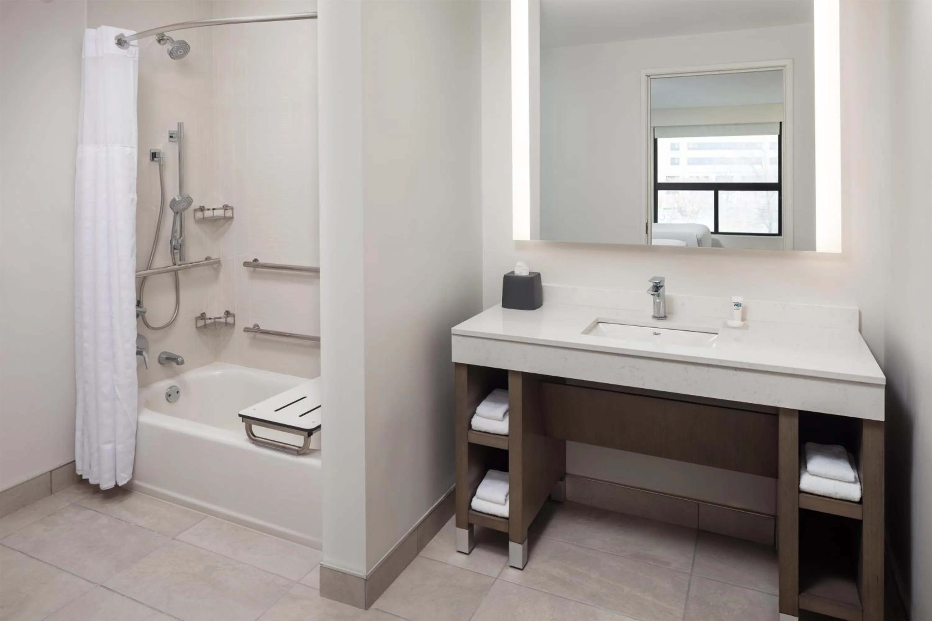 Bathroom in Hyatt House Royal Oak / Birmingham