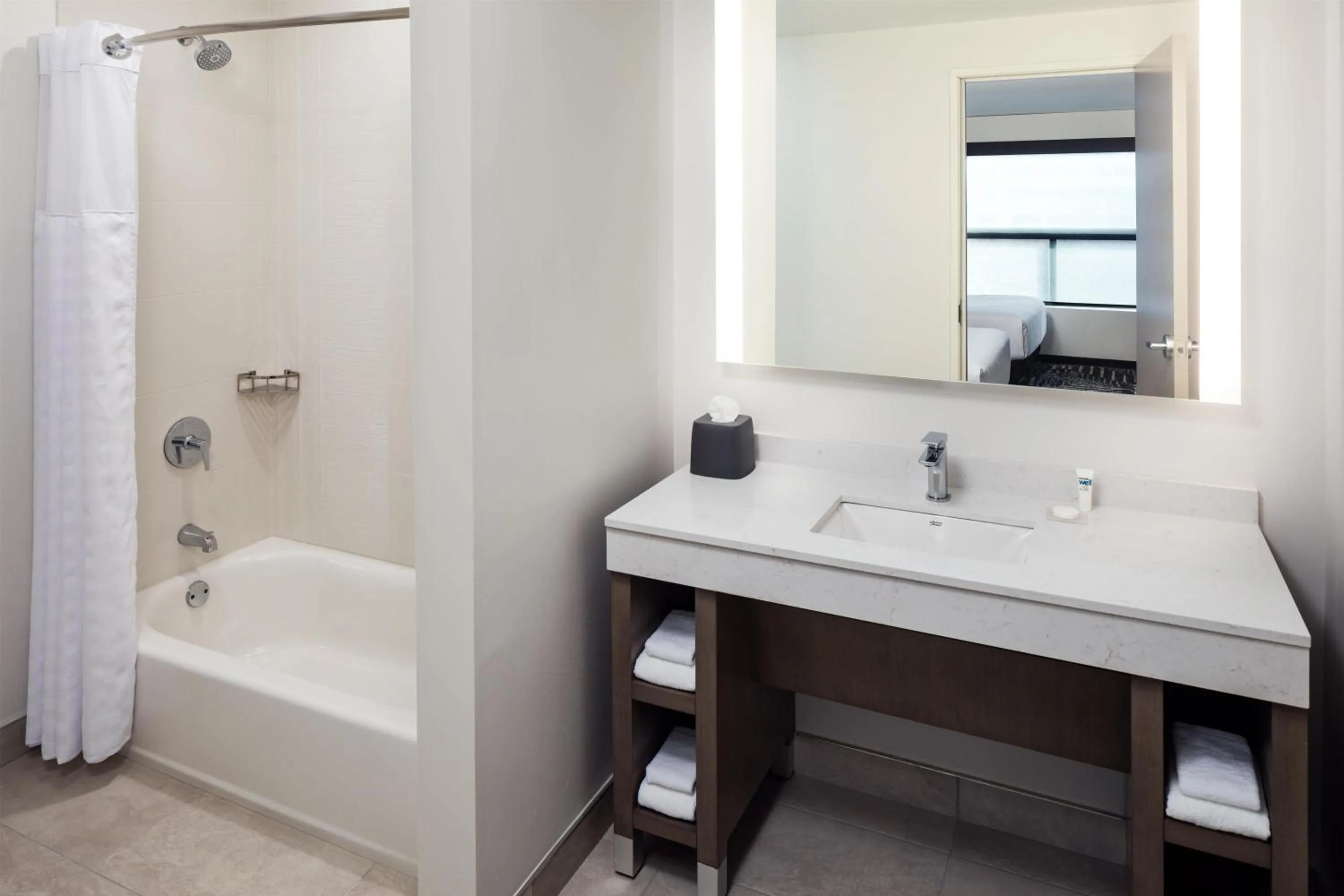 Bathroom in Hyatt House Royal Oak / Birmingham